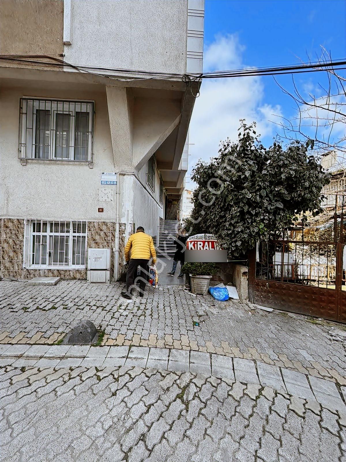 Sefaköy Kemalpaşa'da Satılık 2+1 Daire, Metrobüse 5 Dk!