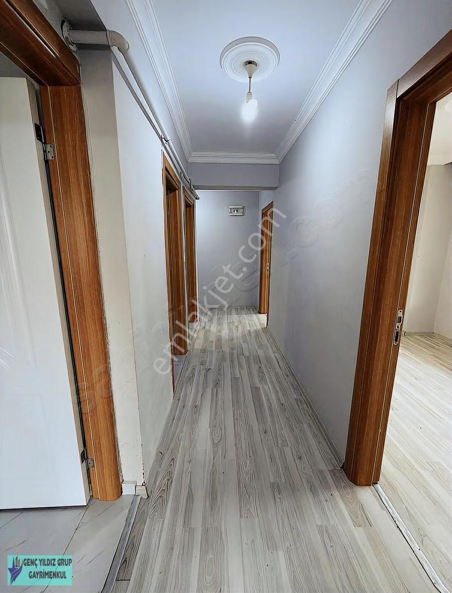 Yunus Emre Mahallesinde Geniş Yüksek Giriş 2+1 Satılık Daire