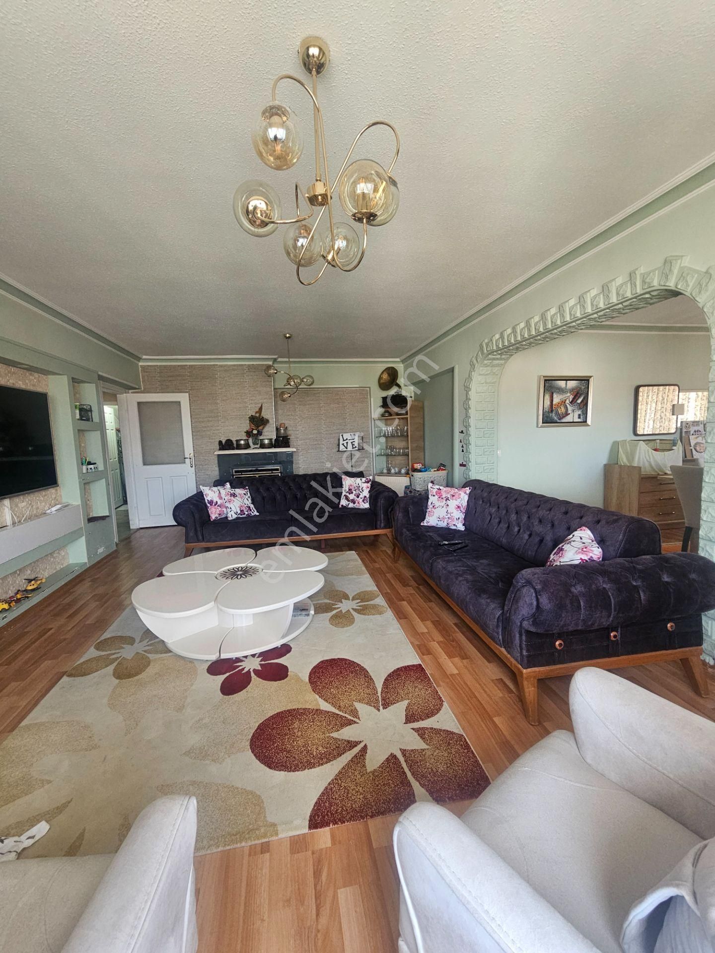 Çankaya Öveçler 1048 Cadde 'de Acil Satılık 5+1 Dubleks Daire