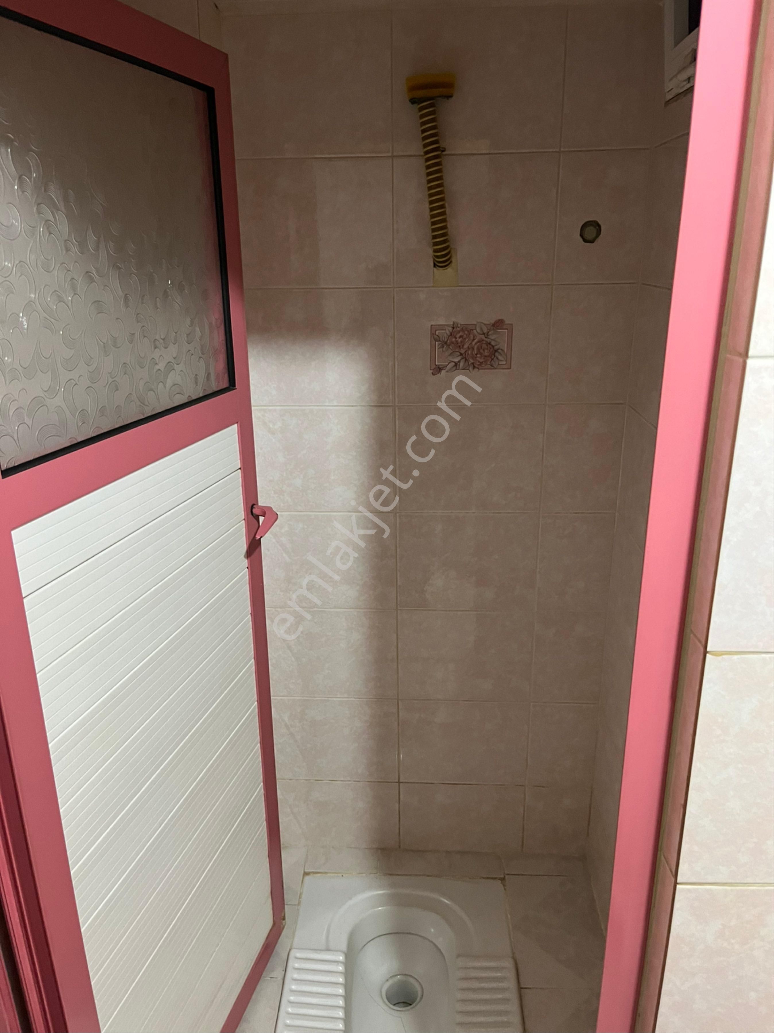 İyi Konumda Okullara Yakın Aile Apartmanı - Görsel 3