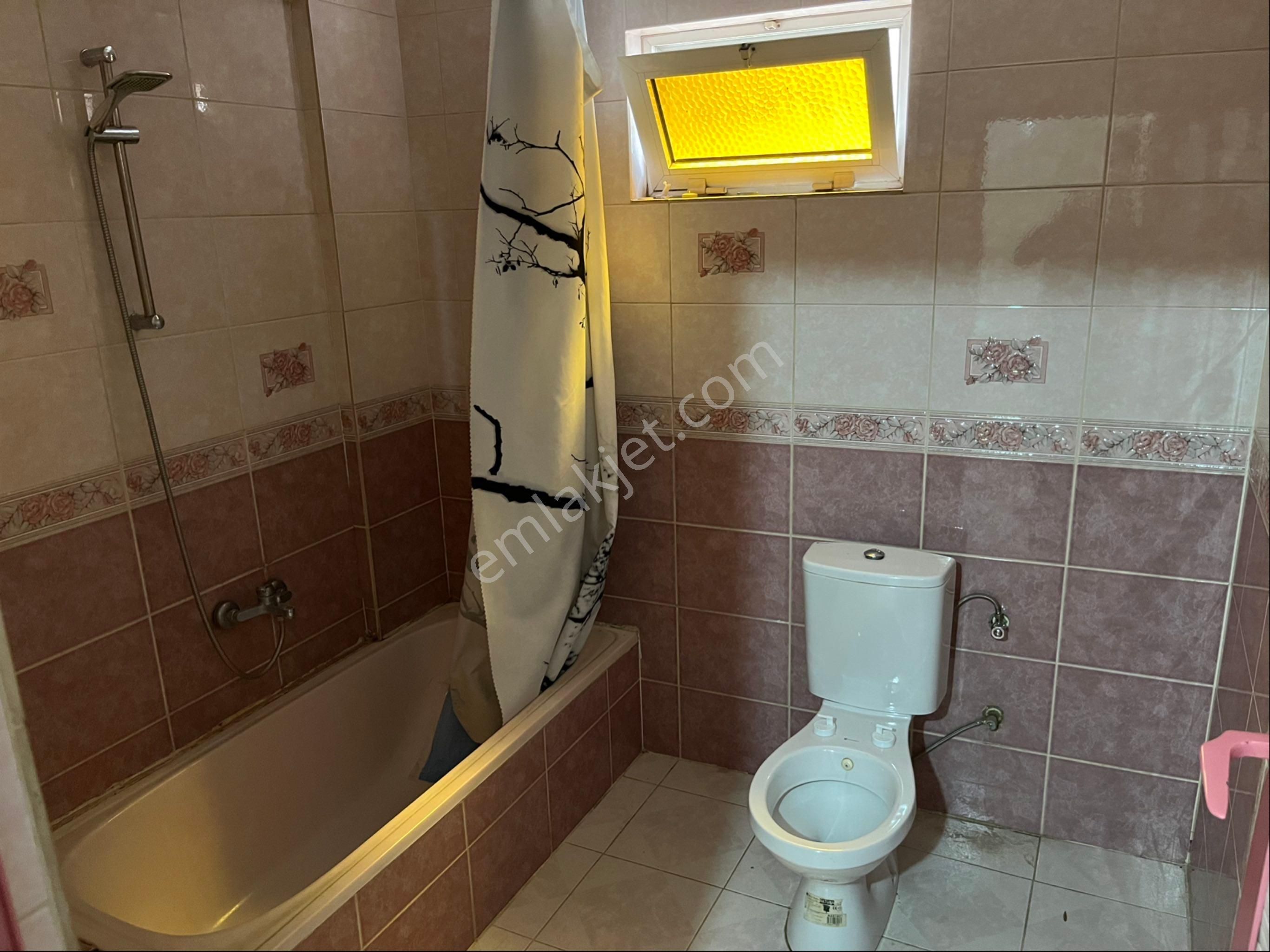 İyi Konumda Okullara Yakın Aile Apartmanı - Görsel 2