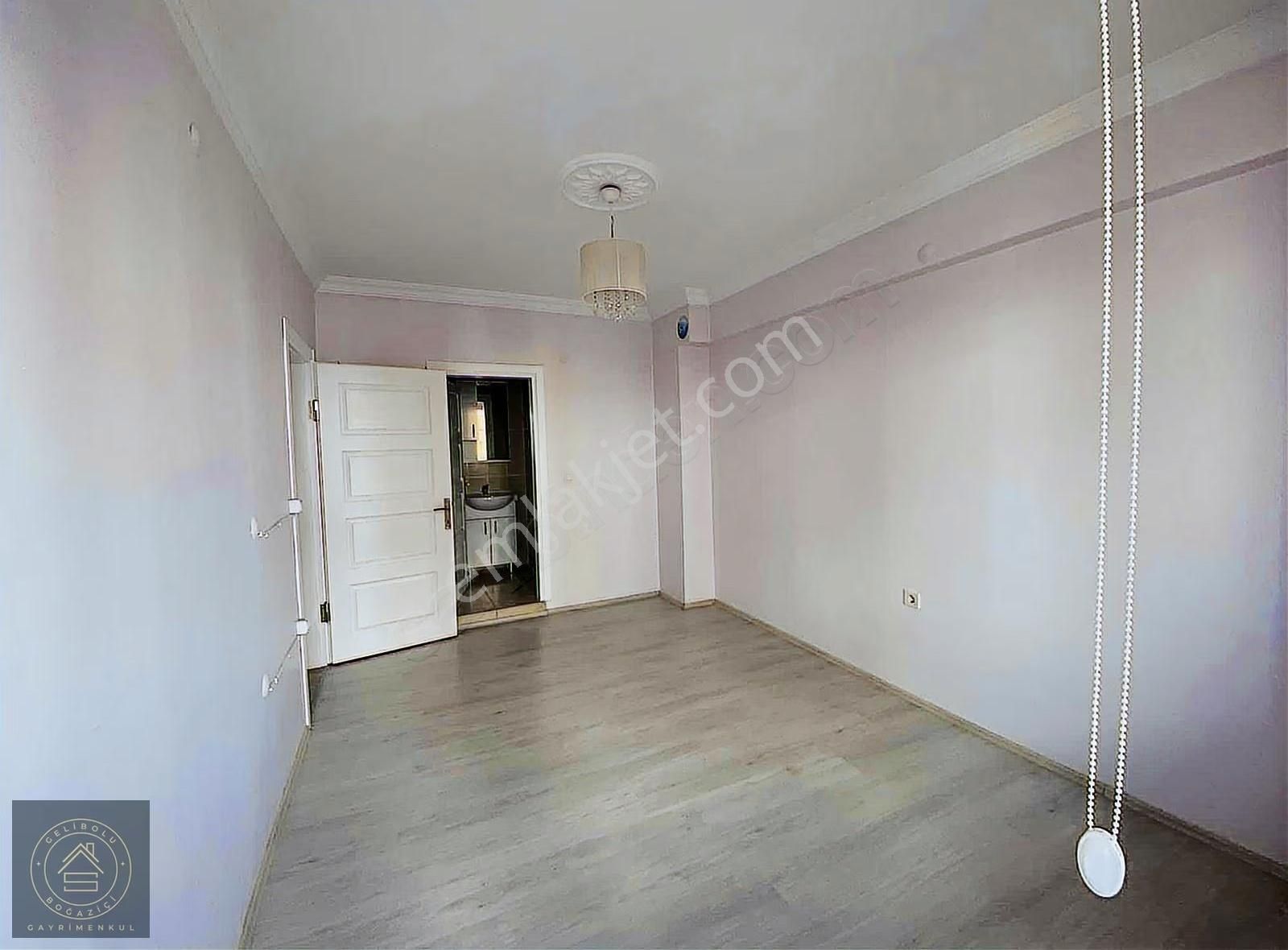 26 Kasım Caddesi Civarında Kiralık Ebeveyn Banyolu 3+1 Daire - Görsel 8