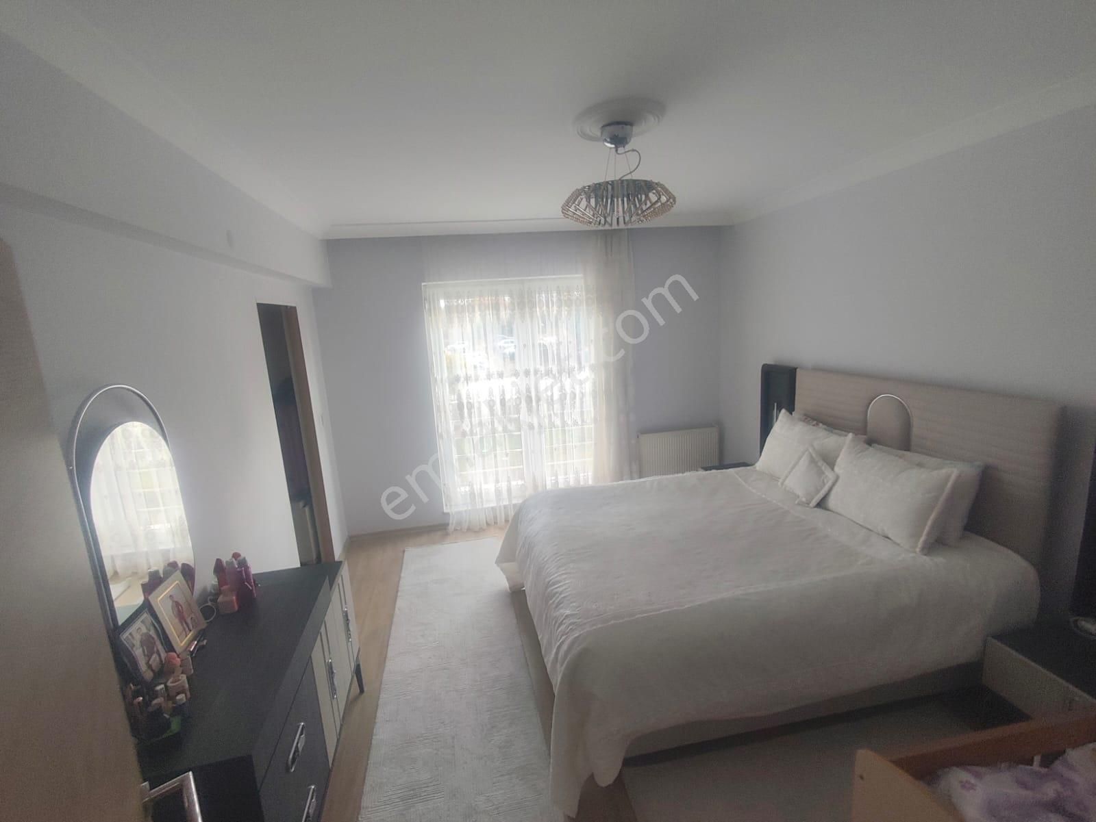 Yılmaz Gayrimenkulden 180 Metre Kare Net Ebeveyn Benyolu Kacırılmayacak 4+1 Fırsat Dairesi - Görsel 19