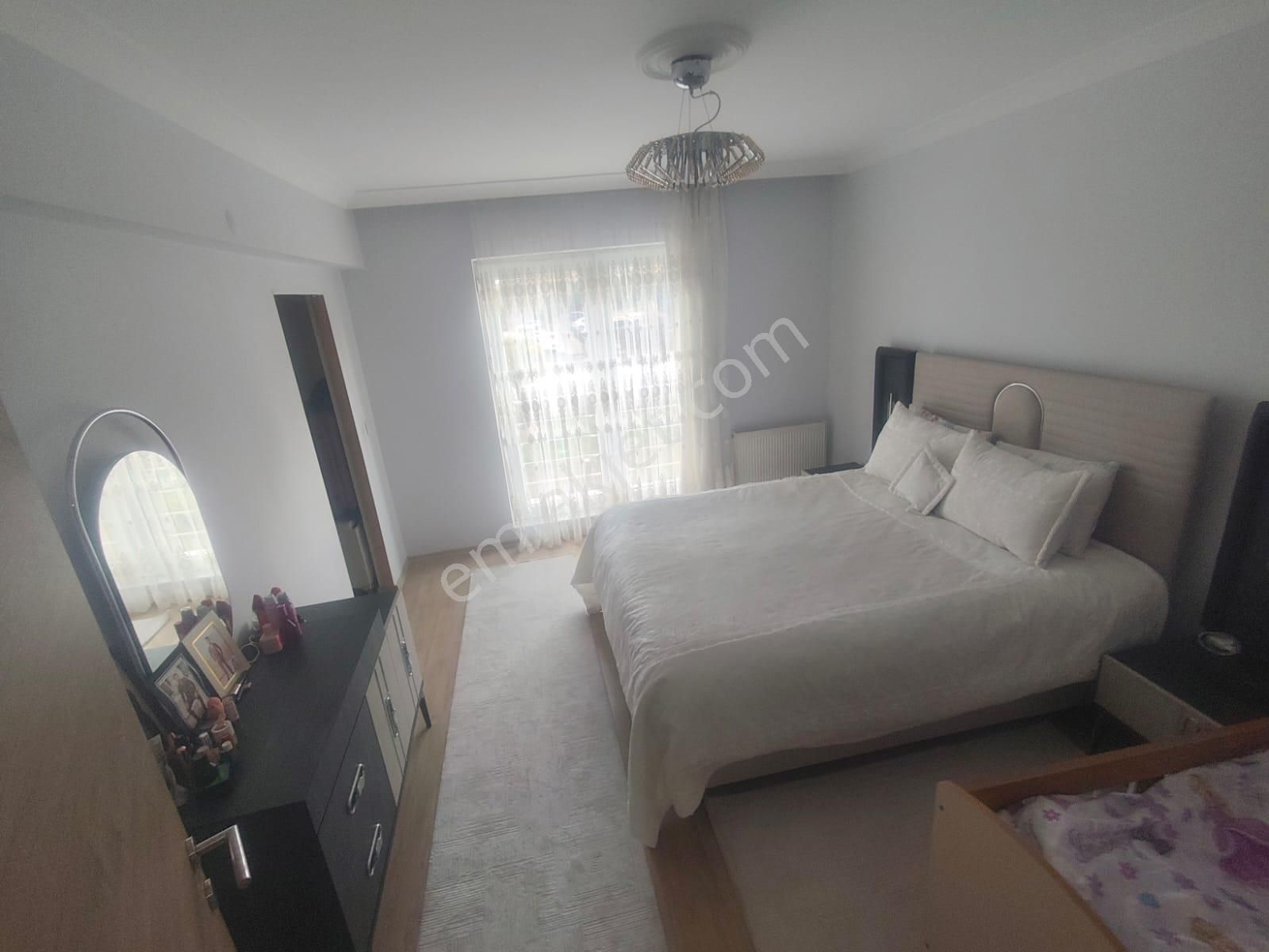 Yılmaz Gayrimenkulden 180 Metre Kare Net Ebeveyn Benyolu Kacırılmayacak 4+1 Fırsat Dairesi - Görsel 14