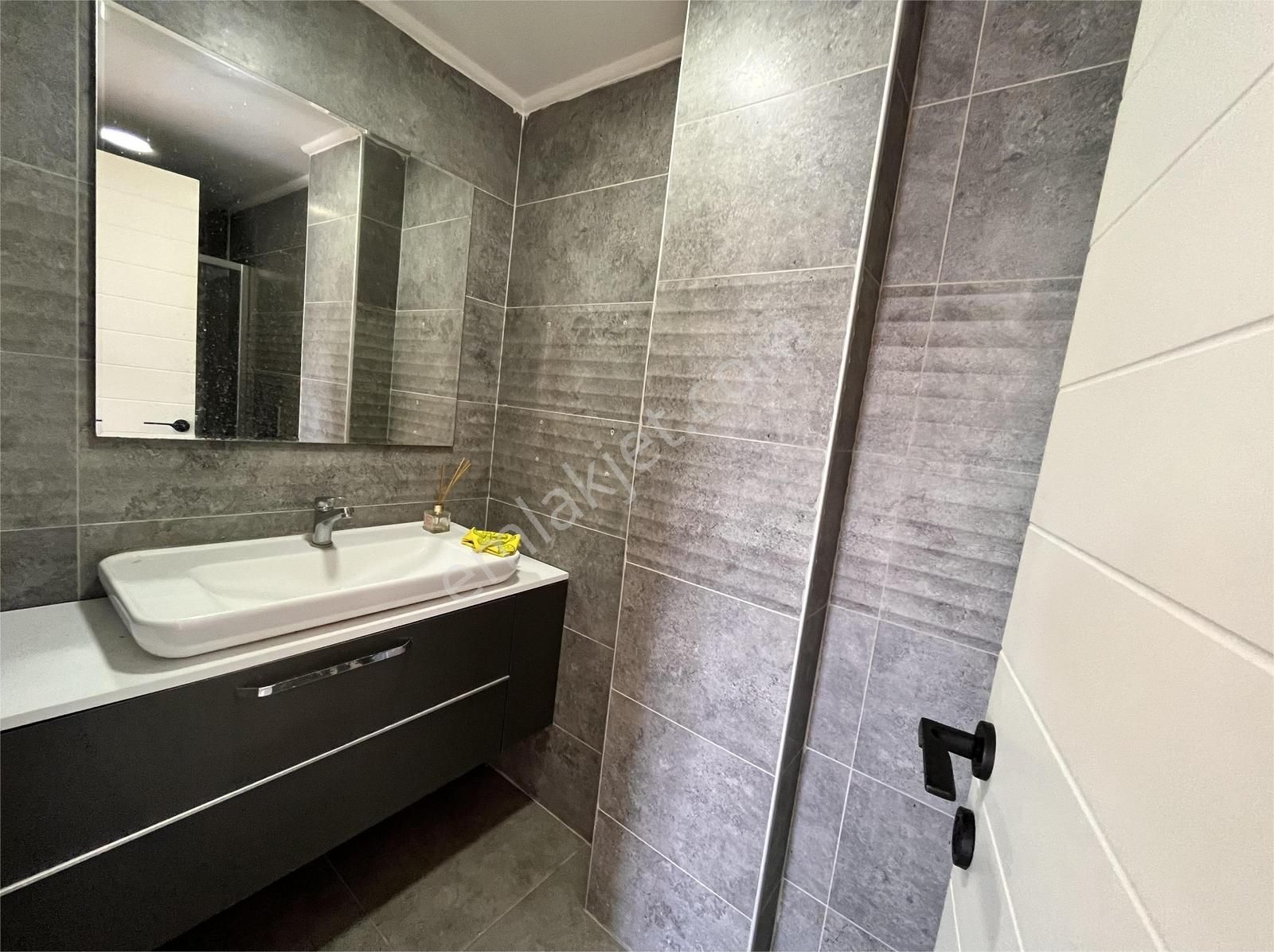 Kiralık Daire 2+1 Kızılarık Mahallesi Cadde Üzeri - Görsel 2