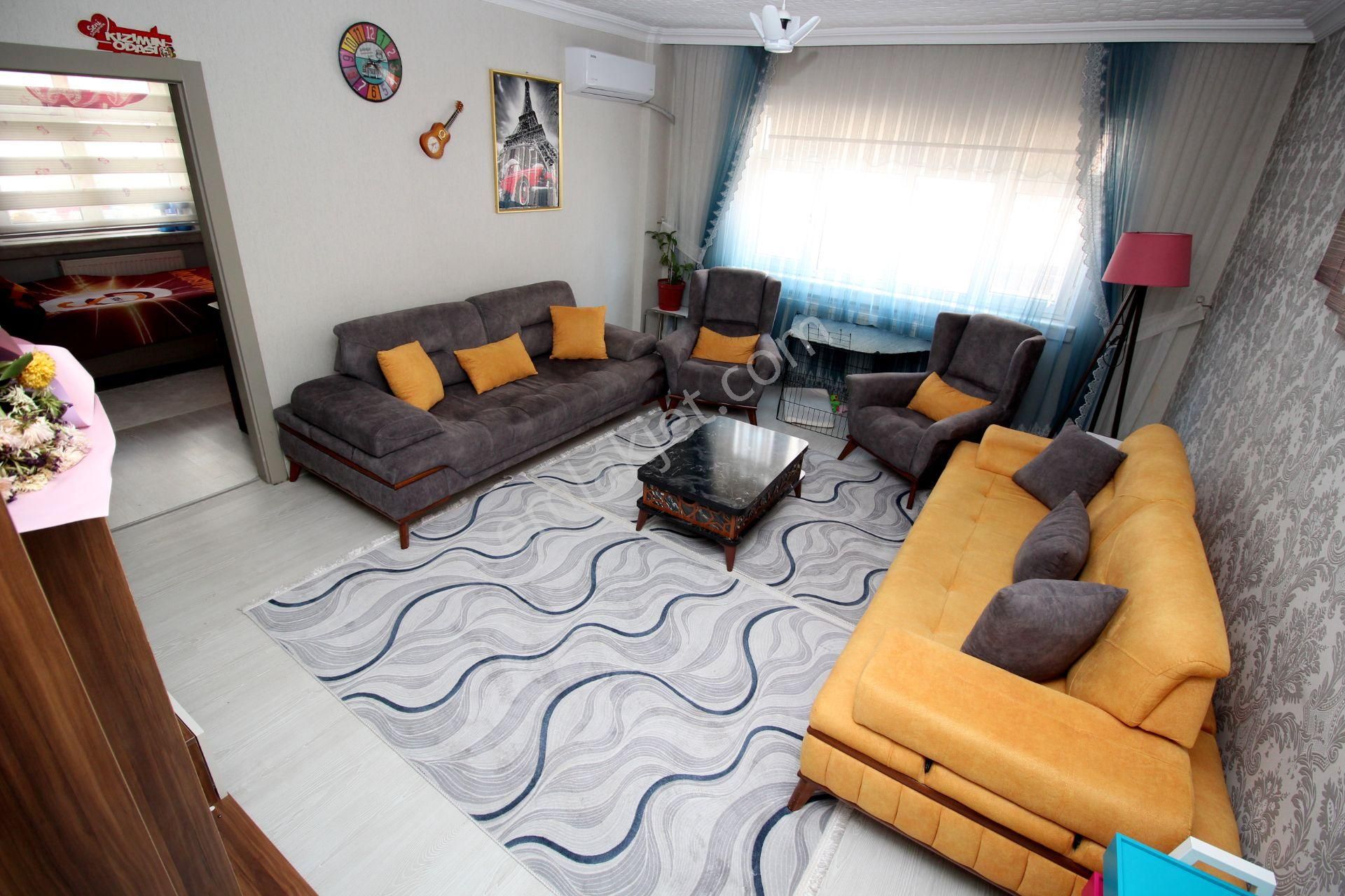 Emre Emlak'tan Cadde Üzeri Lüks Yapılı 2+1 Satılık Daire - Görsel 4