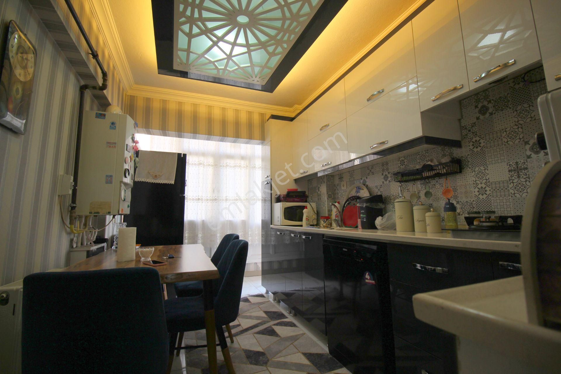 Emre Emlak'tan Cadde Üzeri Lüks Yapılı 2+1 Satılık Daire - Görsel 15