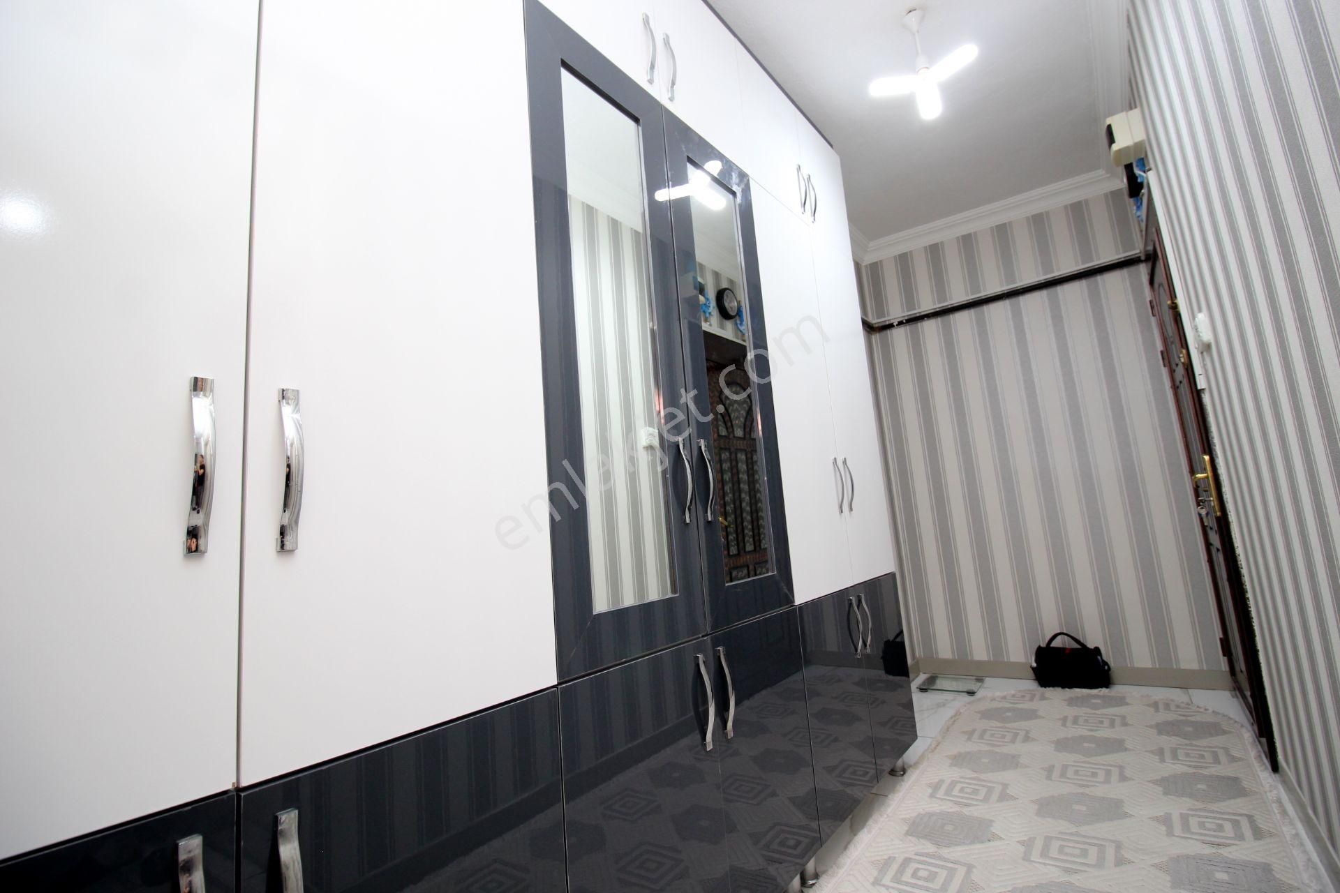 Emre Emlak'tan Cadde Üzeri Lüks Yapılı 2+1 Satılık Daire - Görsel 32