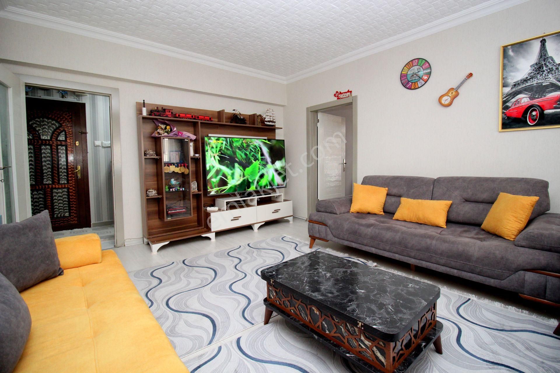 Emre Emlak'tan Cadde Üzeri Lüks Yapılı 2+1 Satılık Daire - Görsel 5