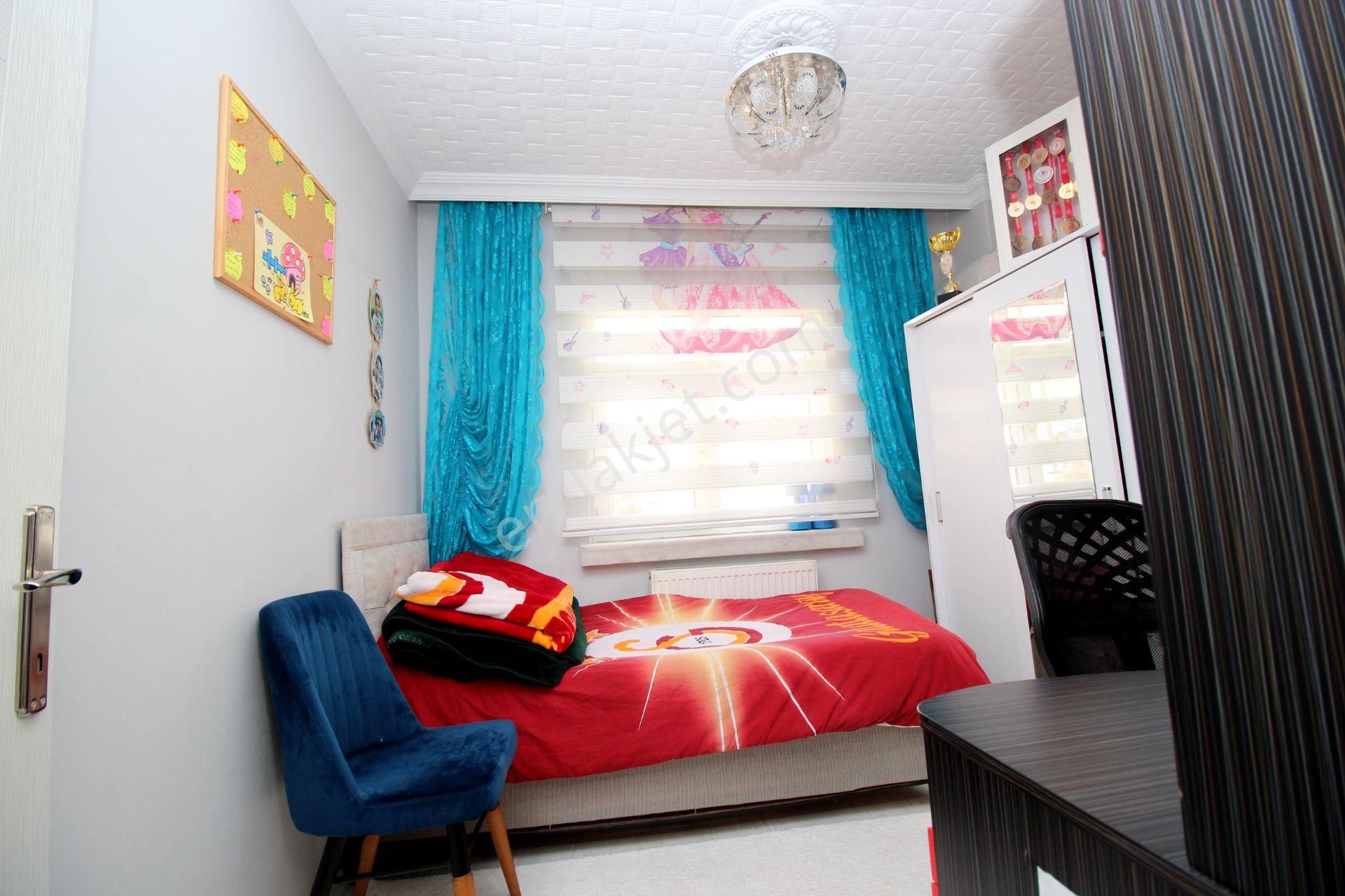 Emre Emlak'tan Cadde Üzeri Lüks Yapılı 2+1 Satılık Daire - Görsel 9