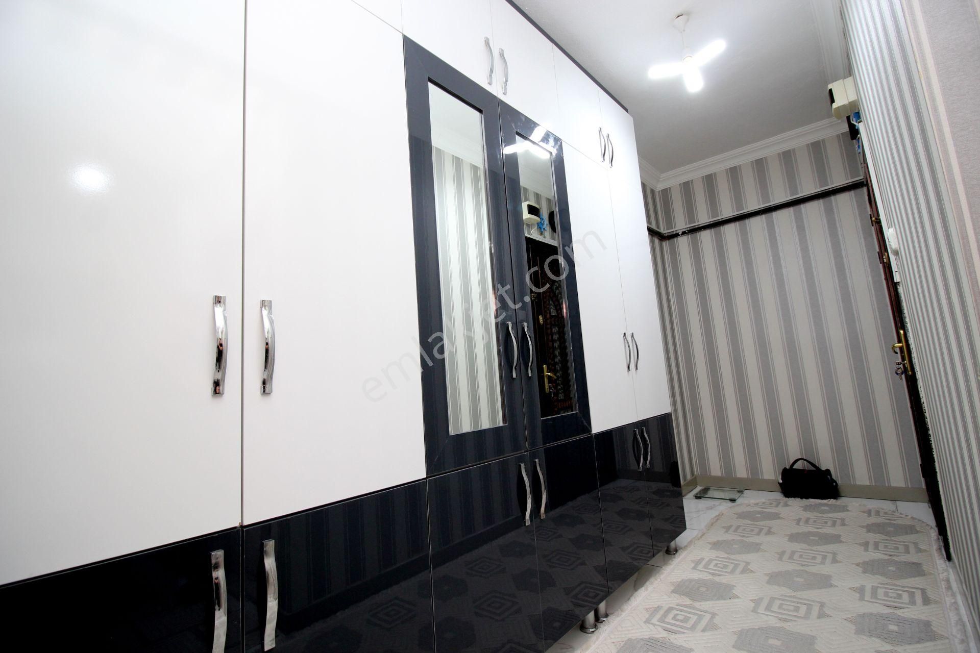 Emre Emlak'tan Cadde Üzeri Lüks Yapılı 2+1 Satılık Daire - Görsel 31