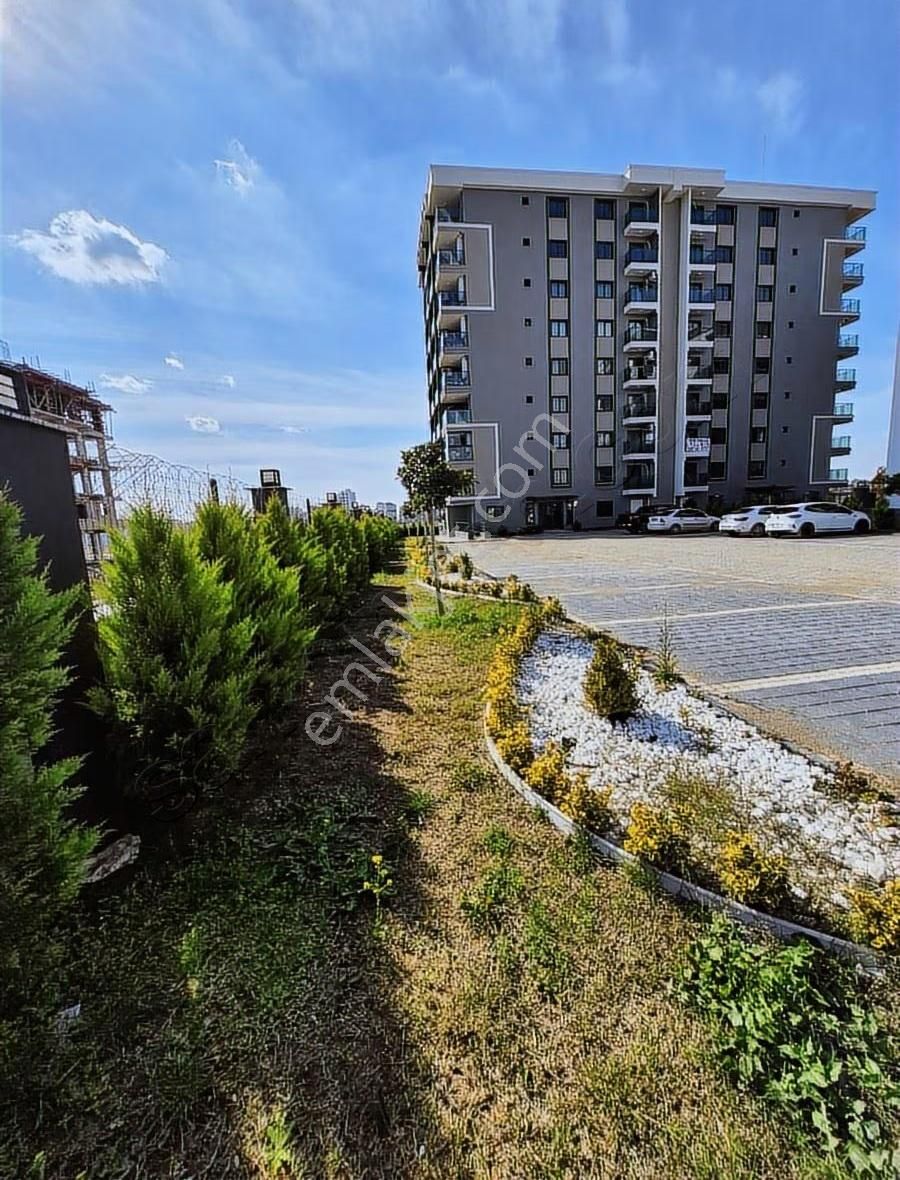 Tetik Emlak'tan Mehmetakifte 3+1 Kapalı Mutfak Geniş Oturumlu