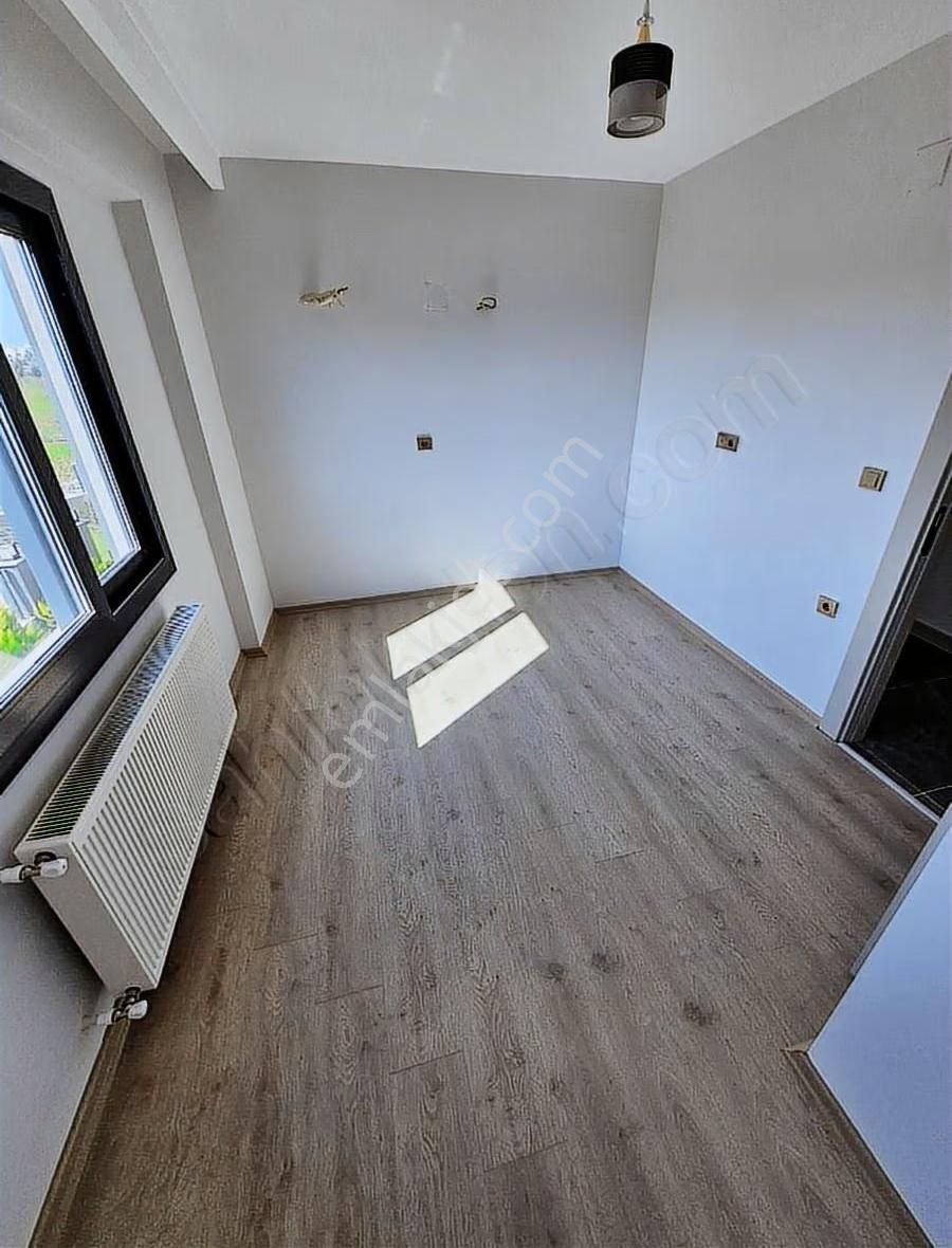 Tetik Emlak'tan Mehmetakifte 3+1 Kapalı Mutfak Geniş Oturumlu - Görsel 4