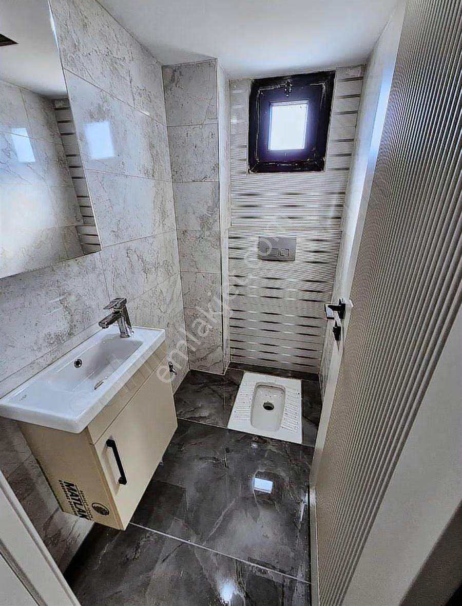 Tetik Emlak'tan Mehmetakifte 3+1 Kapalı Mutfak Geniş Oturumlu - Görsel 5