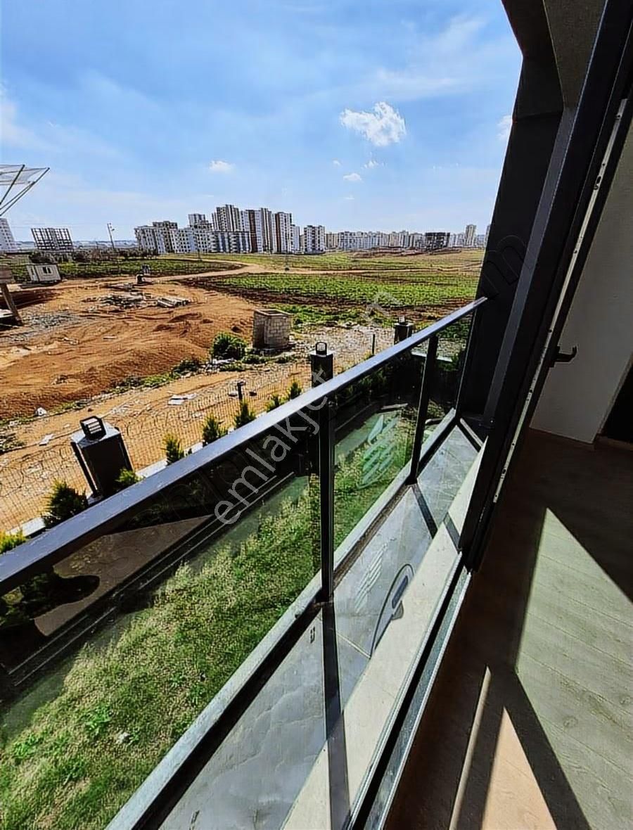 Tetik Emlak'tan Mehmetakifte 3+1 Kapalı Mutfak Geniş Oturumlu - Görsel 3