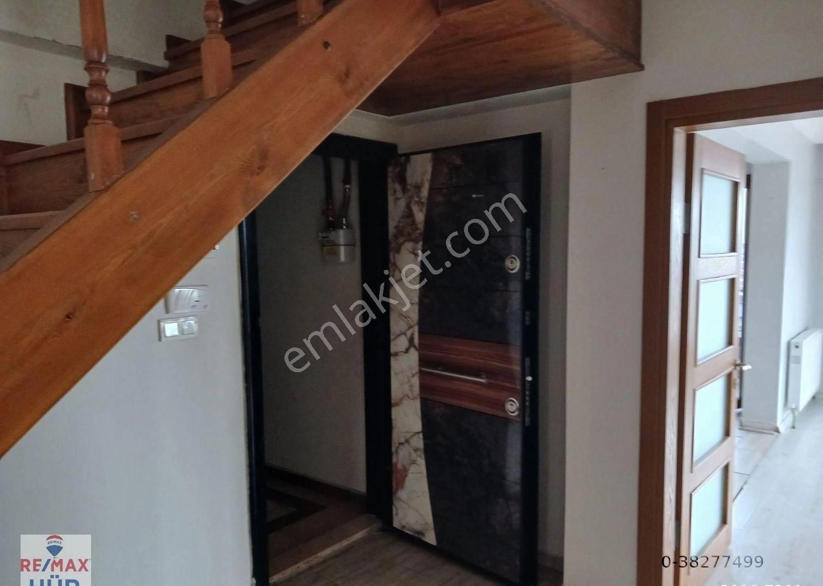 Re/max Hür'den Maltepe'de Şehir Manzaralı 5+1 Çatı Dublex - Görsel 9