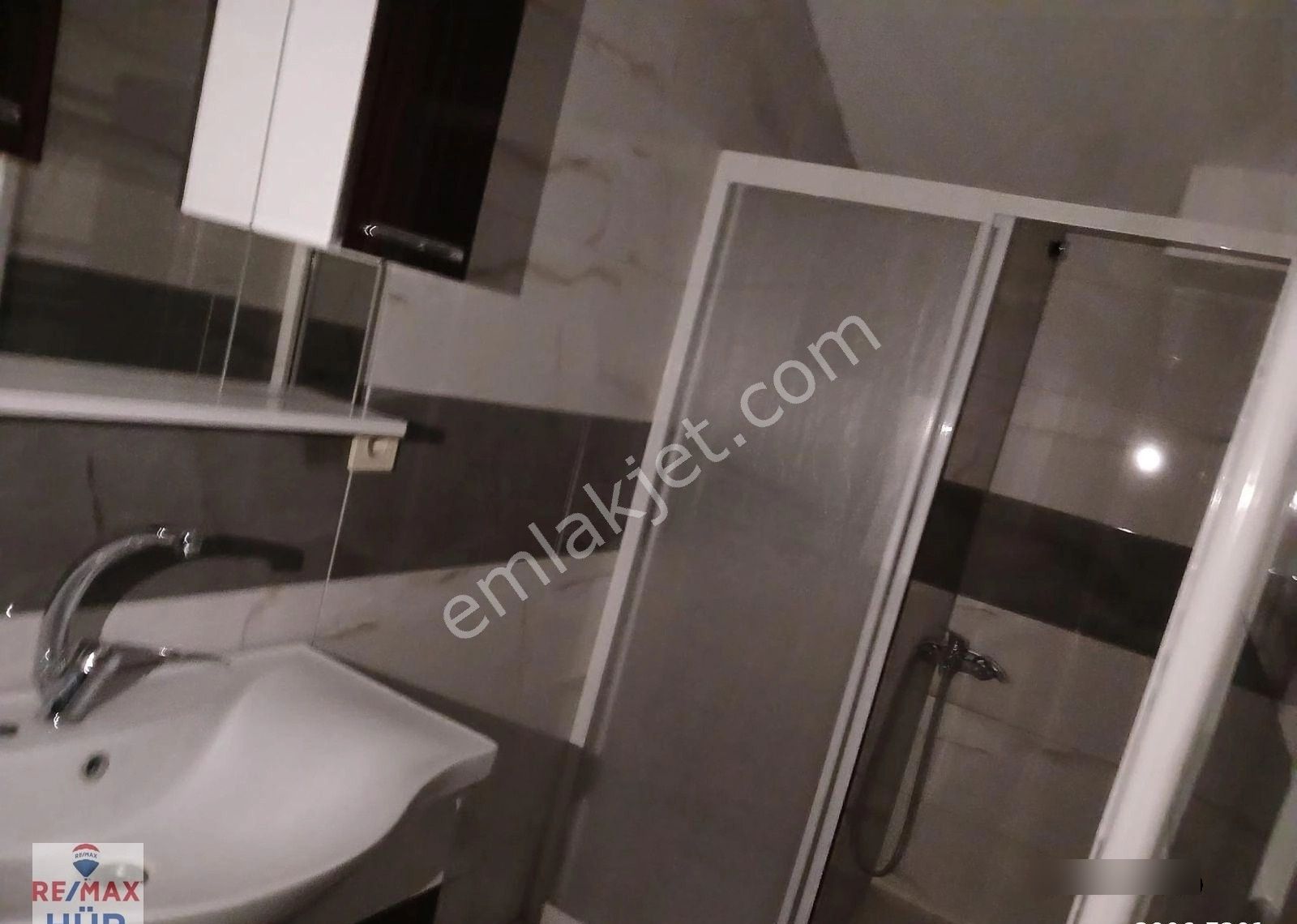 Re/max Hür'den Maltepe'de Şehir Manzaralı 5+1 Çatı Dublex - Görsel 11