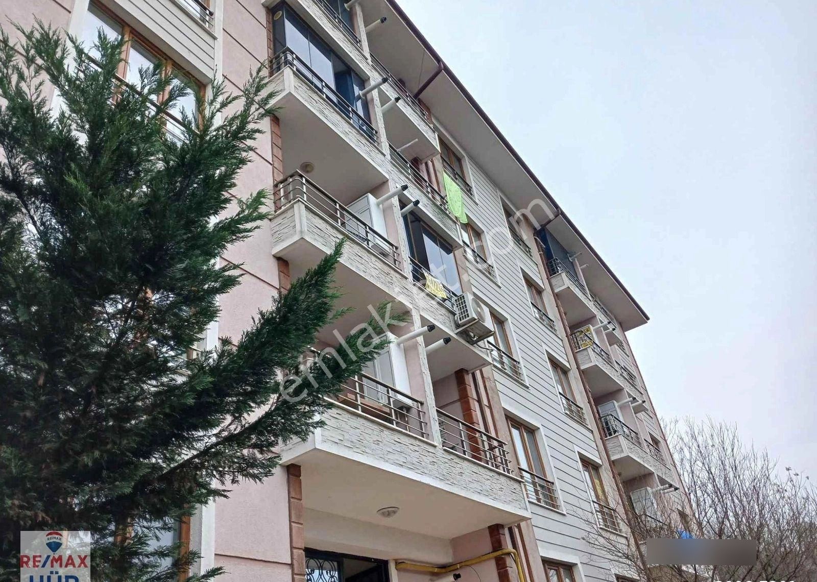 Re/max Hür'den Maltepe'de Şehir Manzaralı 5+1 Çatı Dublex