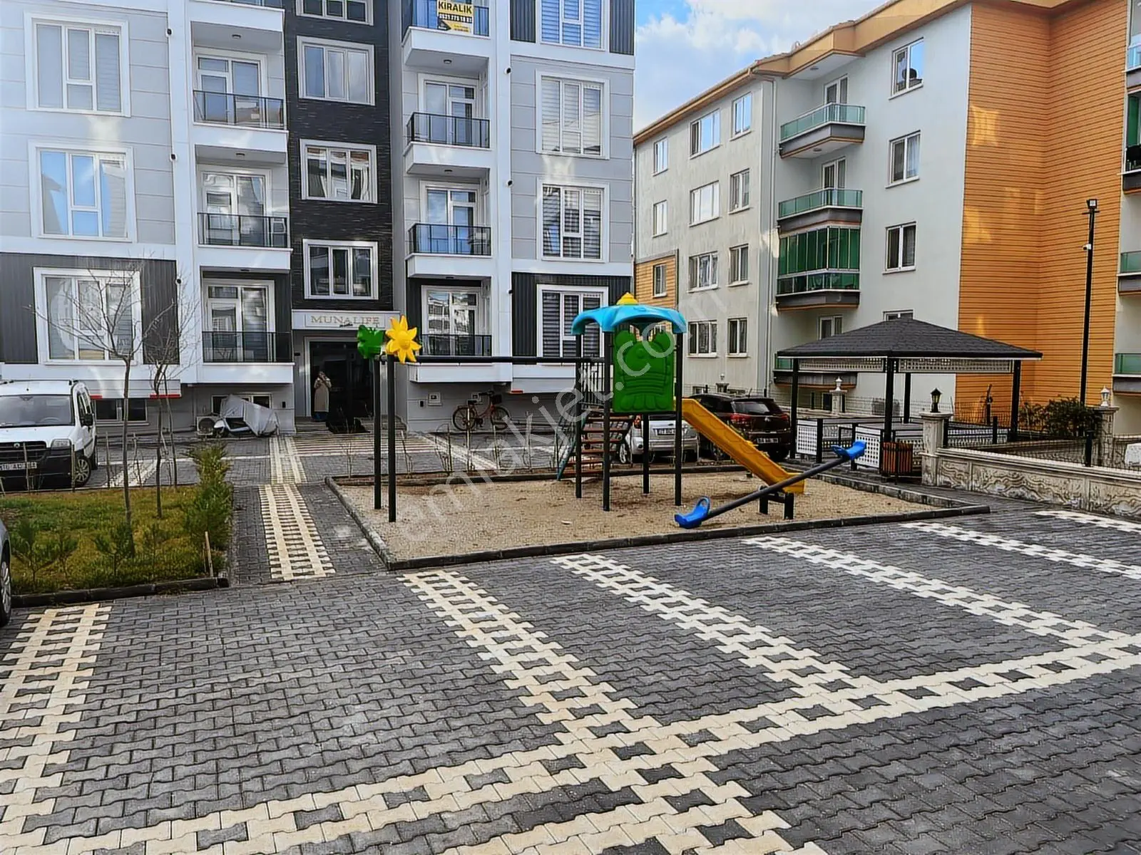 Uydukent'te Niko Karşısı 2+1 Kiralık Eşyalı Daire