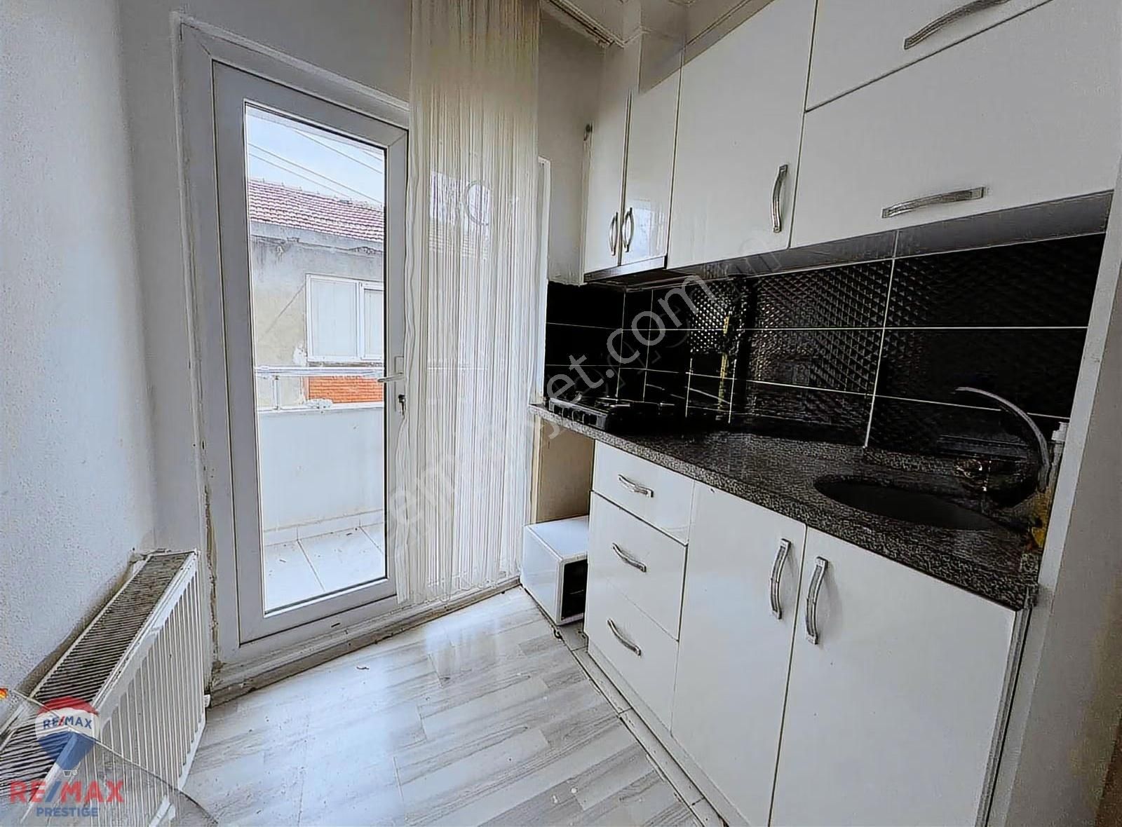 Yeniyol Caddesinde Satılık Ara Kat 2+1 Daire. - Görsel 11