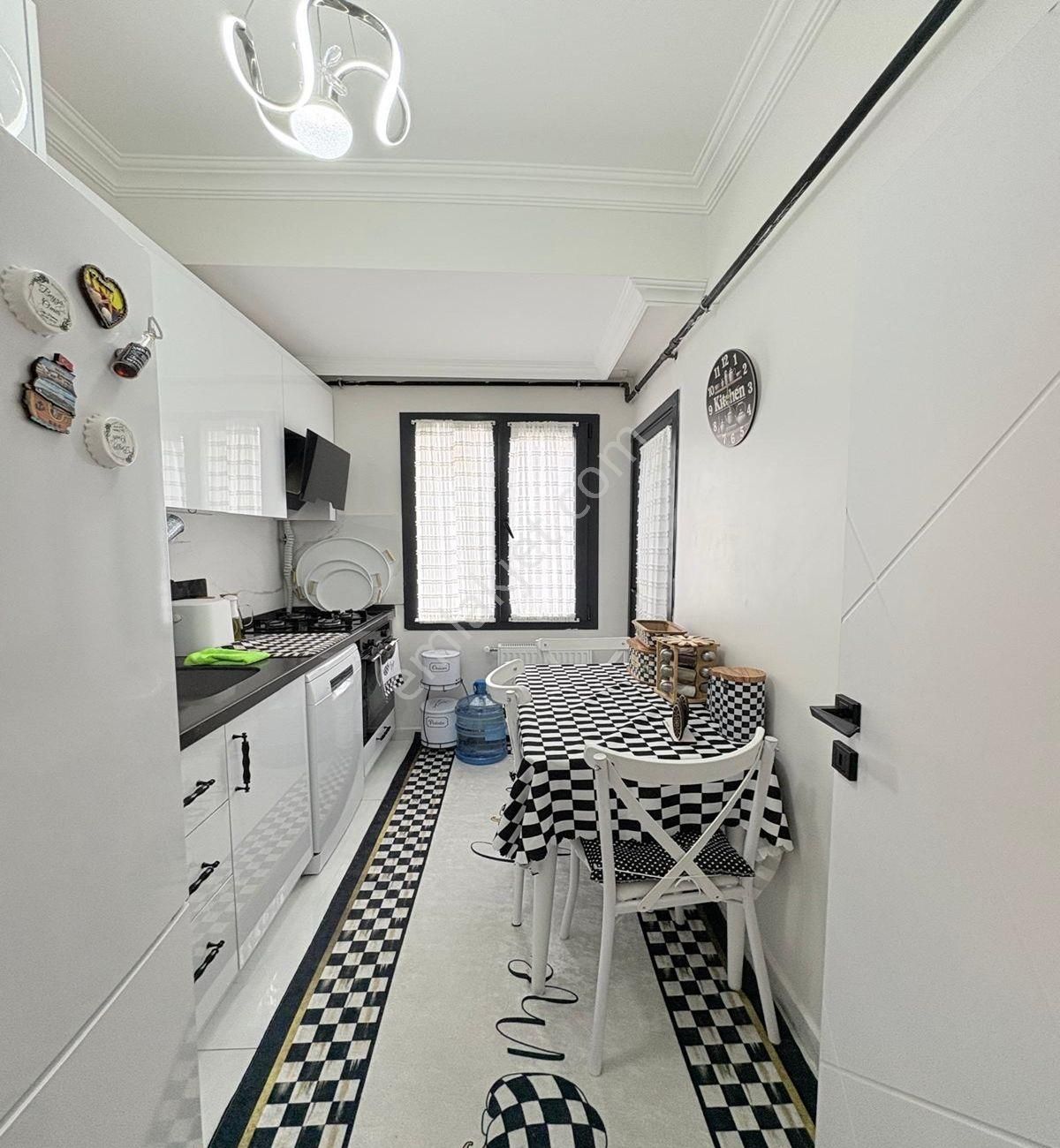 Müslüm Emlaktan Avcılar G.palada Göl Manzaralı 2+1 Sıfır Ara Kat