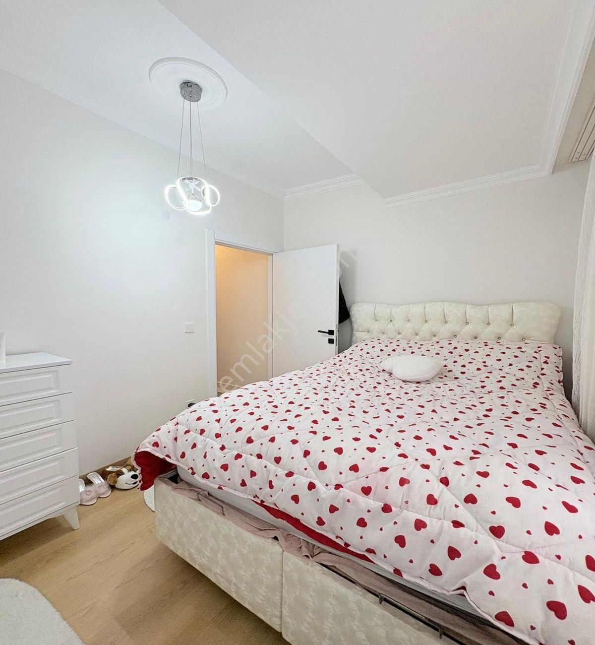 Müslüm Emlaktan Avcılar G.palada Göl Manzaralı 2+1 Sıfır Ara Kat - Görsel 4