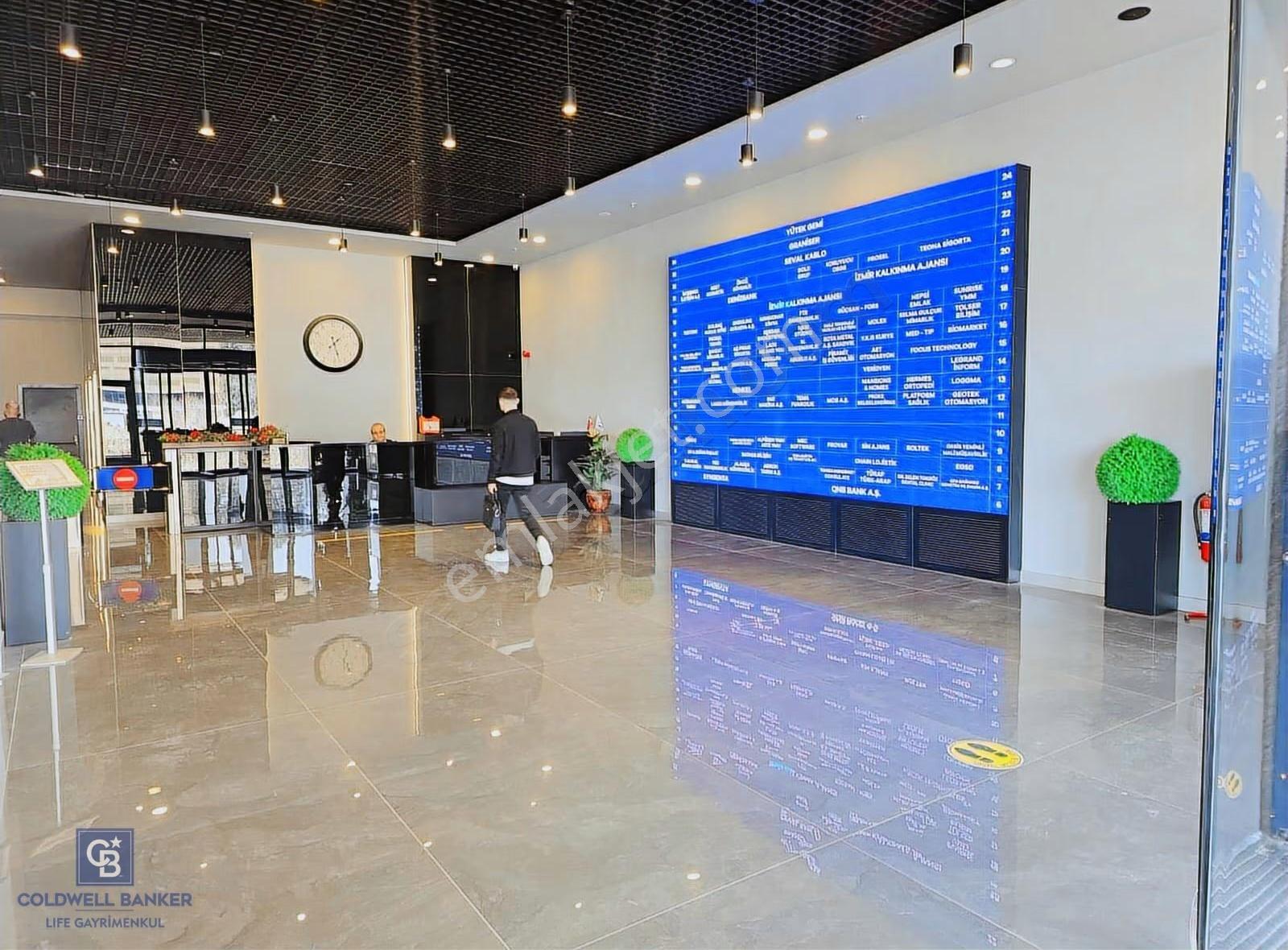 Megapol Çarşı Kule Satılık 1+1 Manzaralı Ofis - Görsel 15