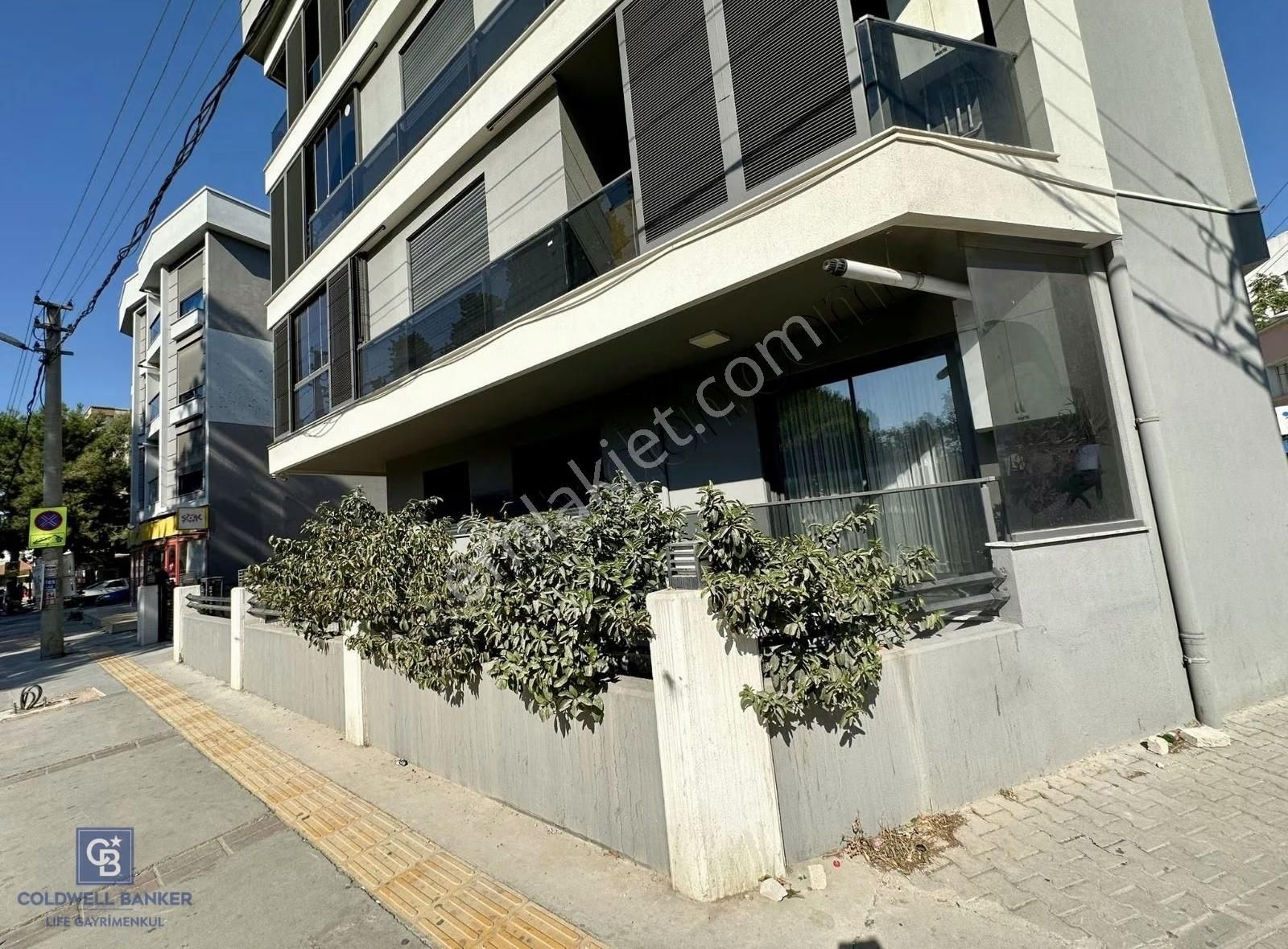 Buca - Nato Karşısı 3+1 Mini Bahçeli