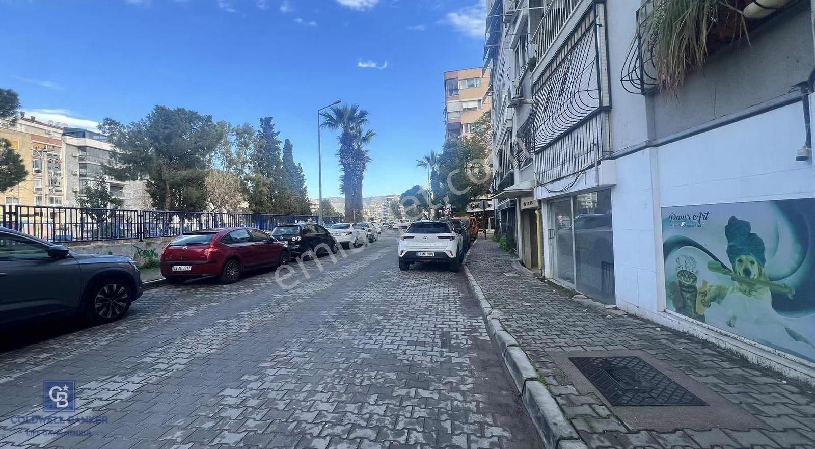 Bostanlı Dereboyunda Kiralık Dükkan