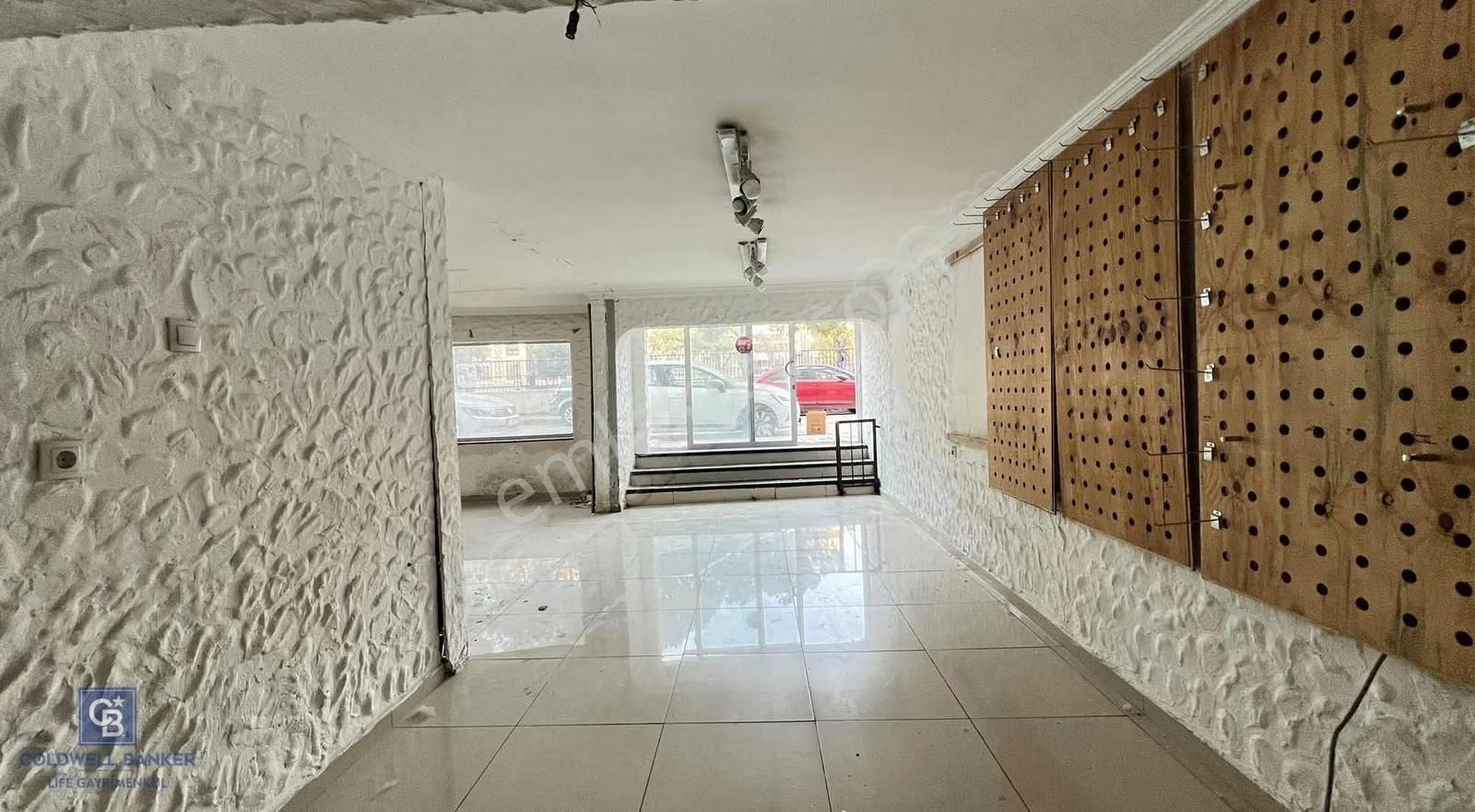 Bostanlı Dereboyunda Kiralık Dükkan - Görsel 5