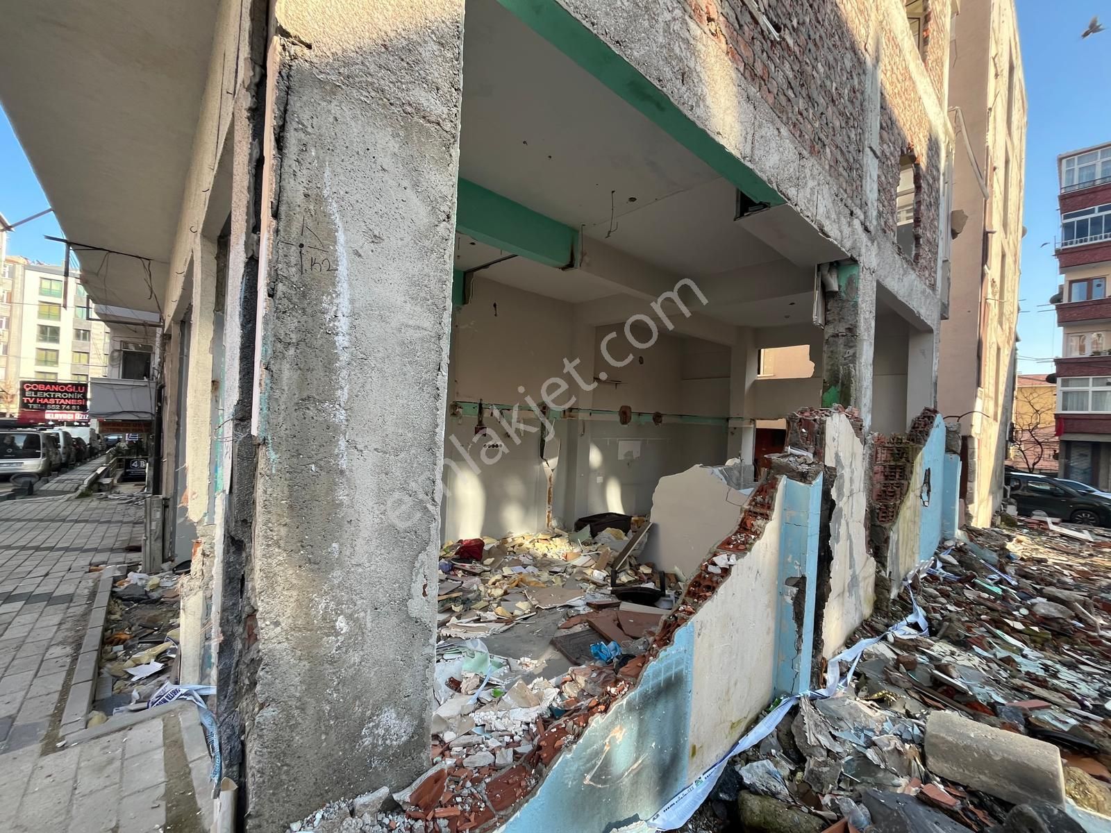 Serkan Gayrimenkulden Bahçelievler Fevziçakmakta Kentselden Satılık 29 Metre Dükkan - Görsel 2