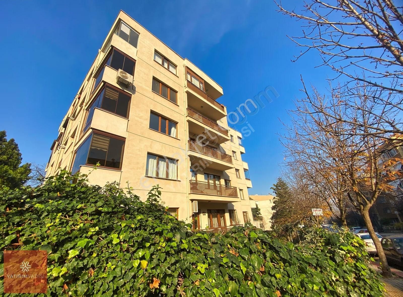 Kükürtlü'nün En İyi Lokasyonunda Eşyalı Metro 1 Dk 3+1 Daire