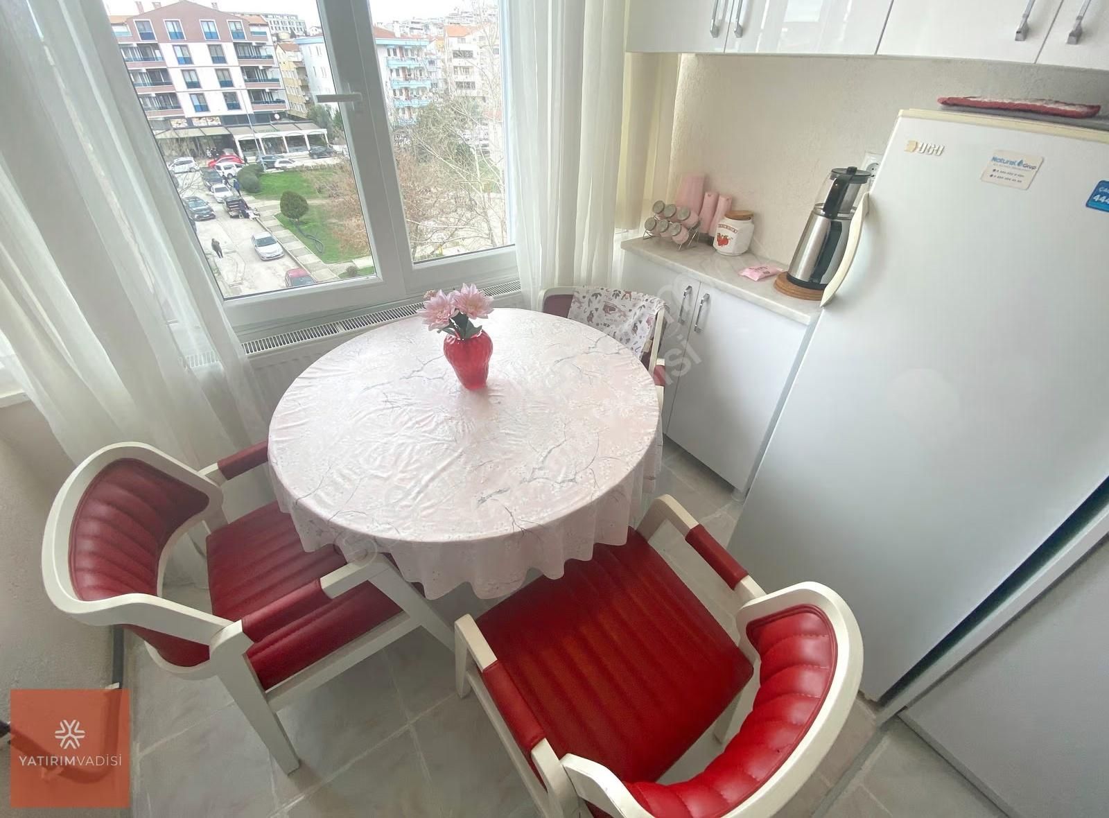 Akpınar'da Muhteşem Lokasyon Az Katlı 3+1 Kombili Satılık Daire - Görsel 8