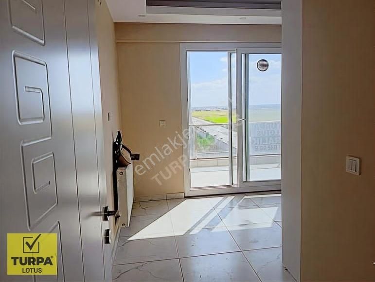 Merkezi Konumda, Komple Yenilenmiş, Havuzlu Sitede Kiralık 2+1 - Görsel 14