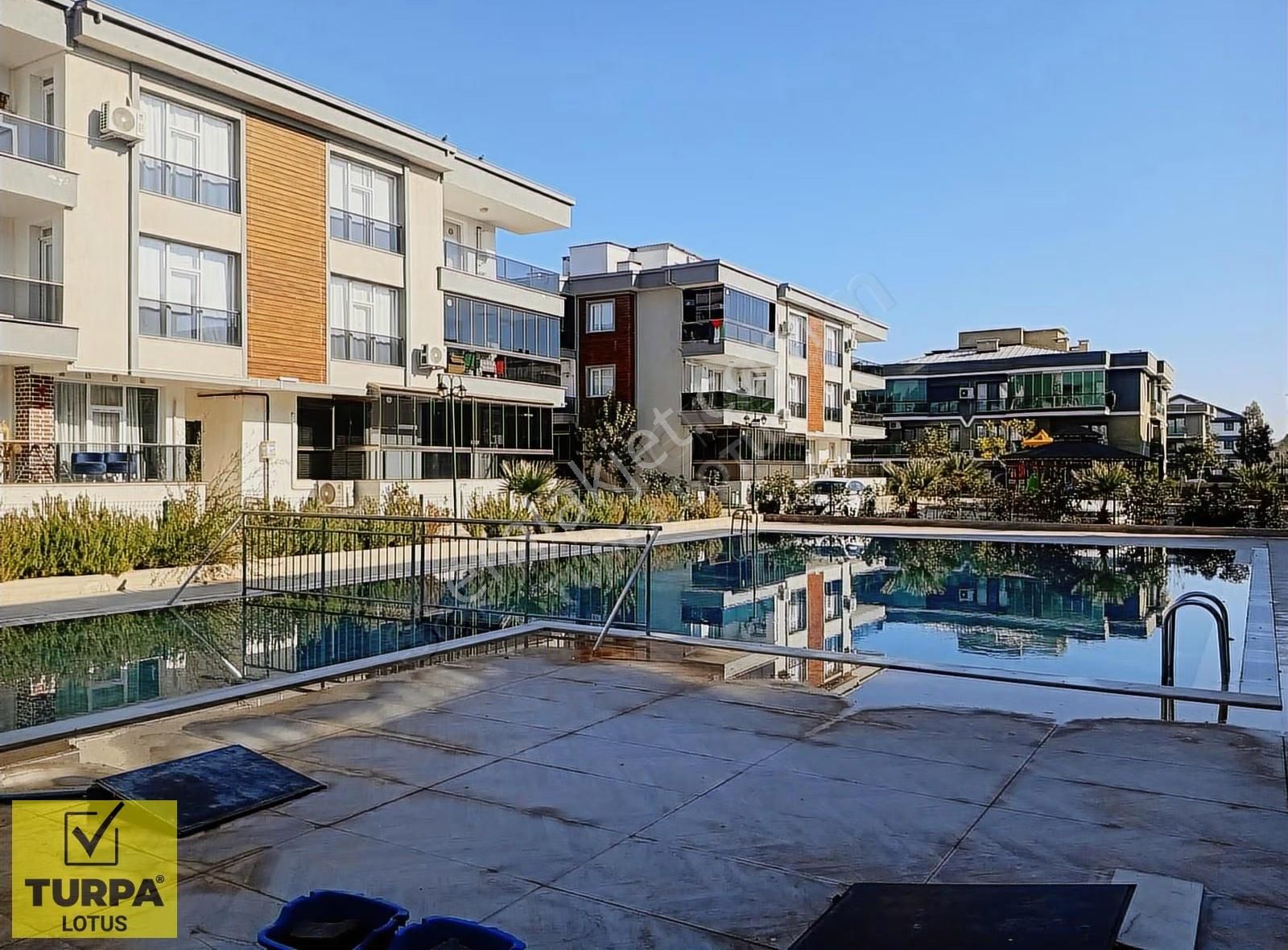 Merkezi Konumda, Komple Yenilenmiş, Havuzlu Sitede Kiralık 2+1 - Görsel 7