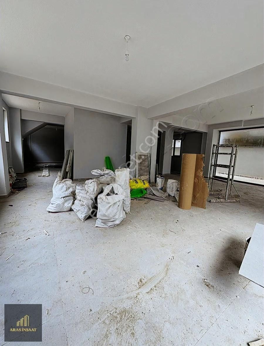 Kiralık Yıldırım Mahallesinin Merkezinde 280+40 M2 Dükkan - Görsel 4
