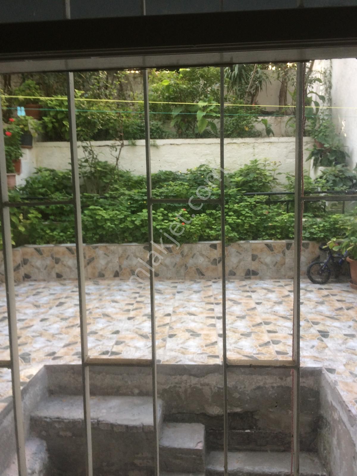 Akşenden Fatih Çapa Alişirnevai Sokakta 95m² 2+1 Bahçe Katı - Görsel 3