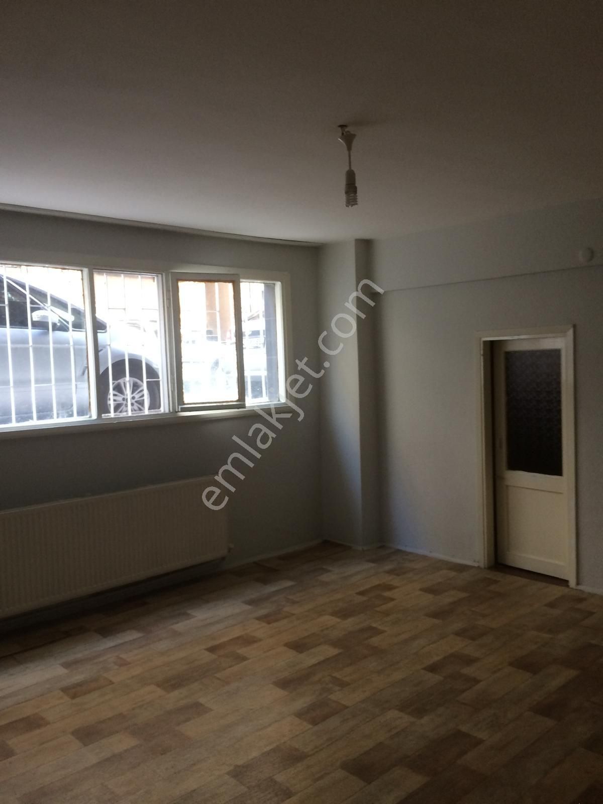 Akşenden Fatih Çapa Alişirnevai Sokakta 95m² 2+1 Bahçe Katı