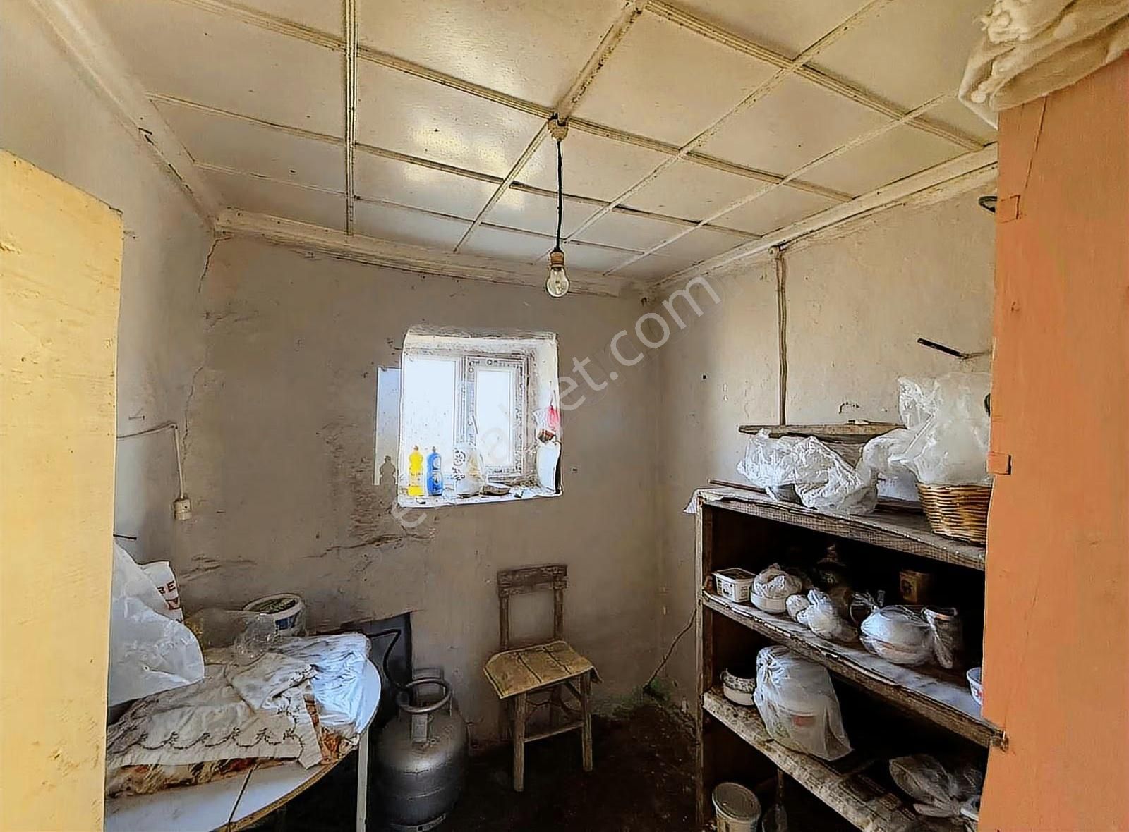 İki Haneli Müstakil Tapulu Köy Evi - Görsel 4
