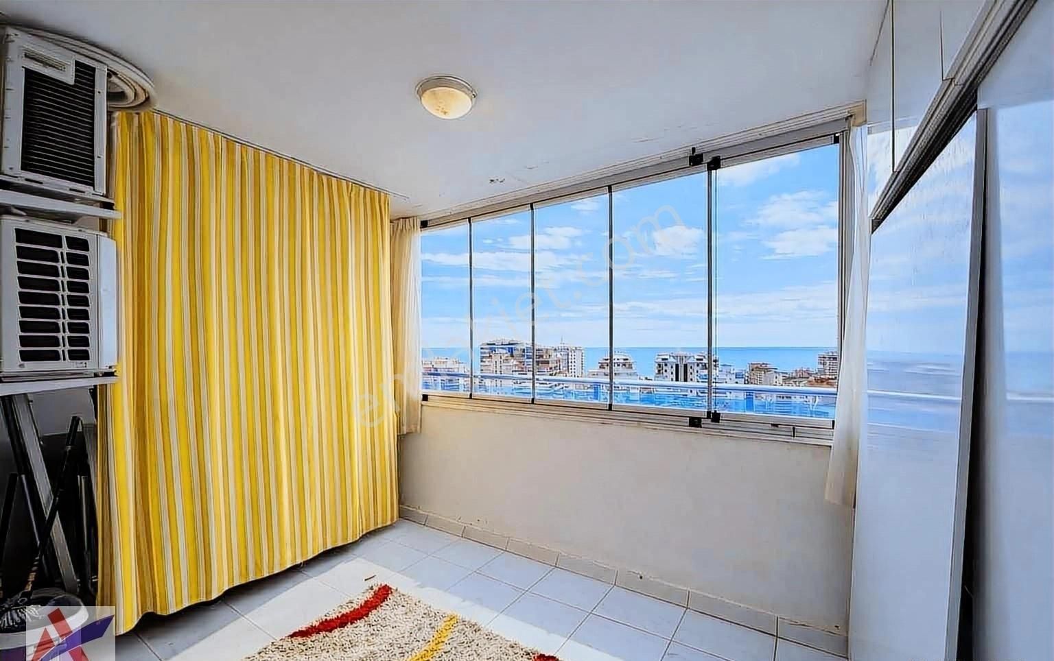 Mahmutlar'da Deniz Manzaralı 2+1 Eşyalı Satılık Dublex