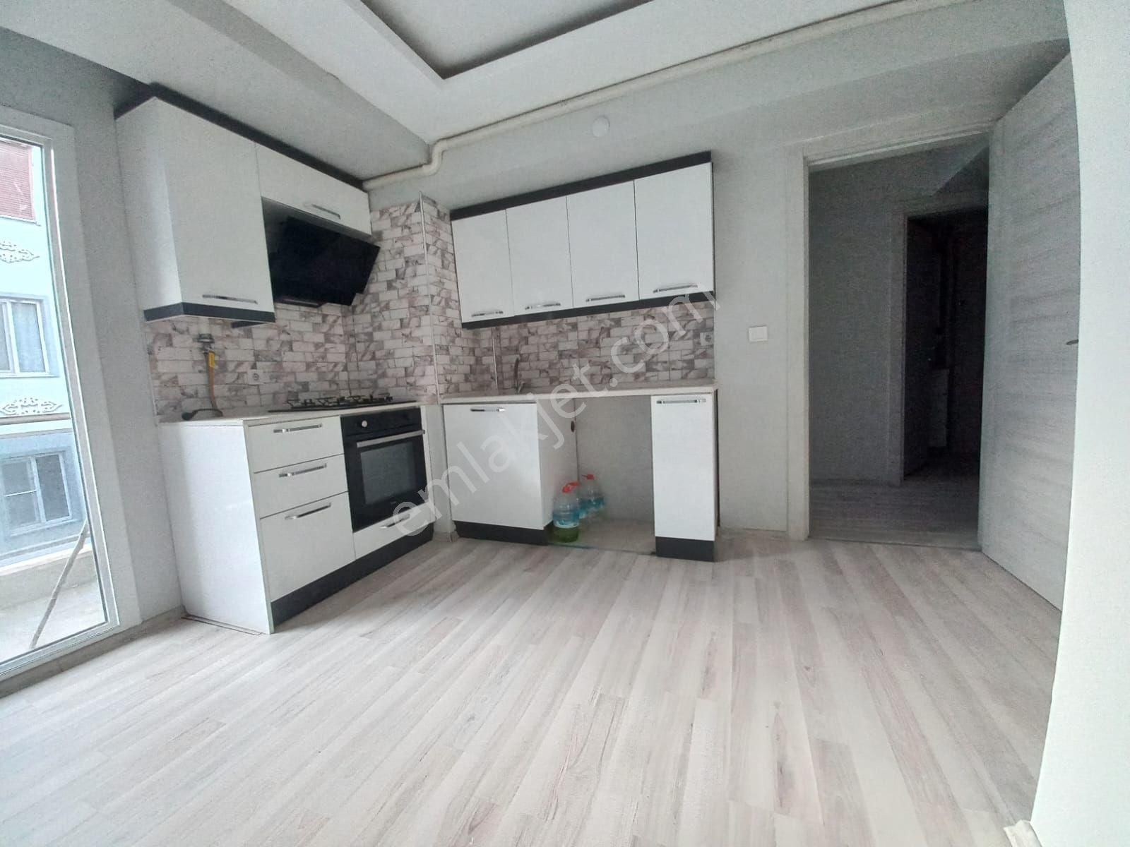 Bergama Doğalgazlı Üçlü Ankastre Setli Asansörlü 1+1 Ara Kat Kiralık Daire - Görsel 10