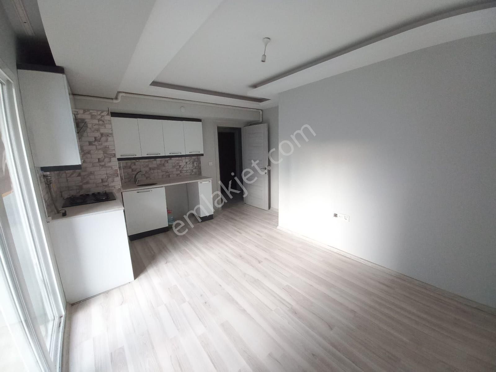 Bergama Doğalgazlı Üçlü Ankastre Setli Asansörlü 1+1 Ara Kat Kiralık Daire - Görsel 9