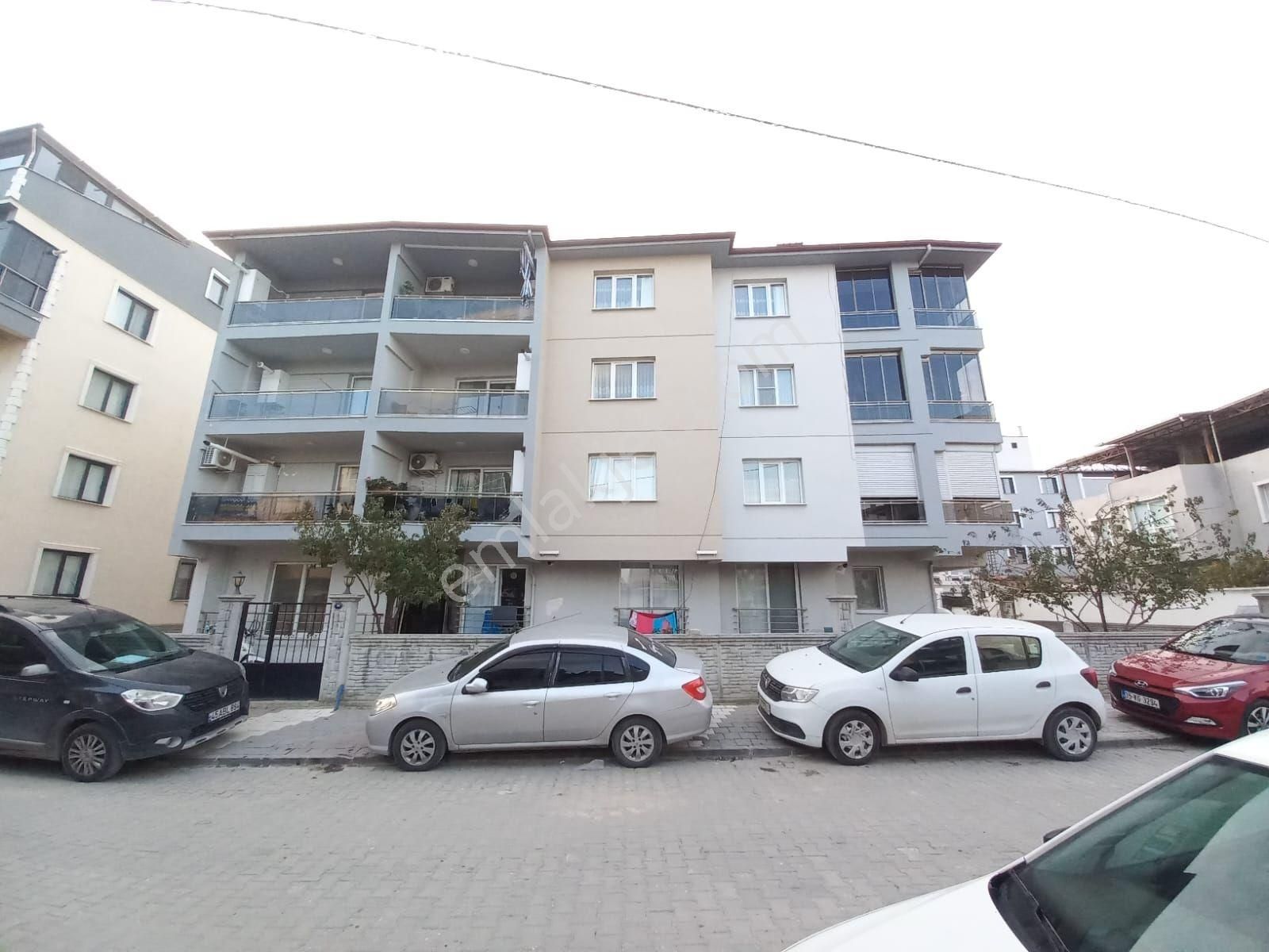 Bergama Doğalgazlı Üçlü Ankastre Setli Asansörlü 1+1 Ara Kat Kiralık Daire