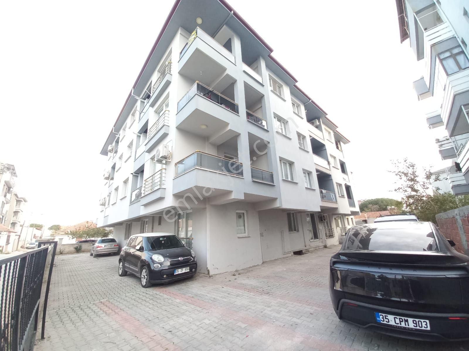 Bergama Doğalgazlı Üçlü Ankastre Setli Asansörlü 1+1 Ara Kat Kiralık Daire - Görsel 3