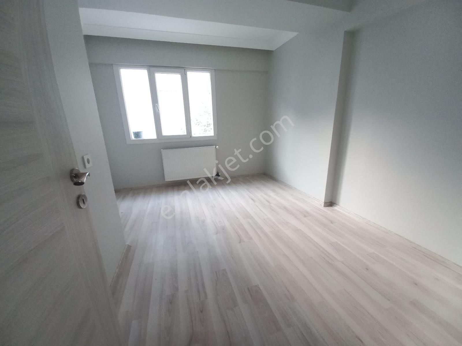 Bergama Doğalgazlı Üçlü Ankastre Setli Asansörlü 1+1 Ara Kat Kiralık Daire - Görsel 16