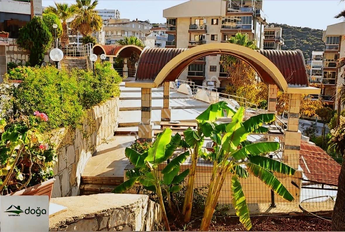 Kuşadasında Ful Deniz Manzaralı Satılık Çatı Dubleks - Görsel 22