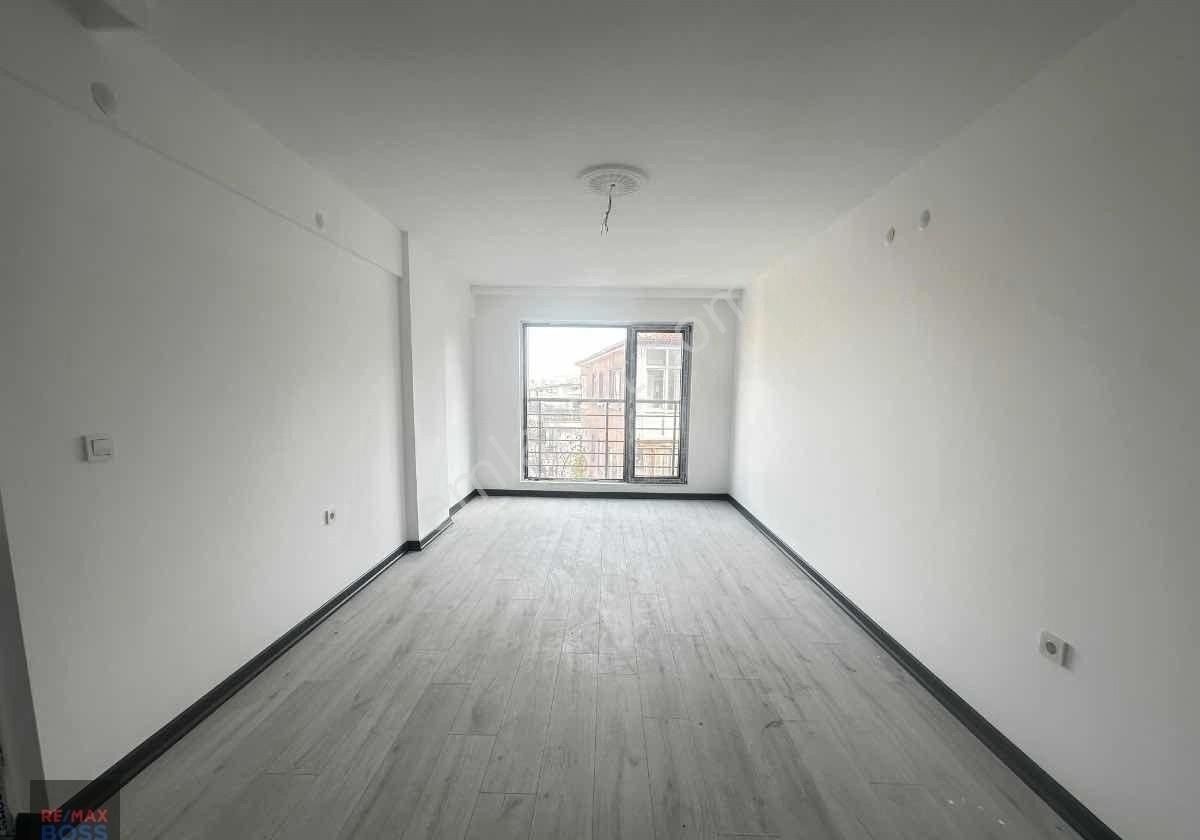 Esat'ta Şehir Manzaralı - Kapalı Mutfaklı - Geniş 1+1 Daire - Görsel 16