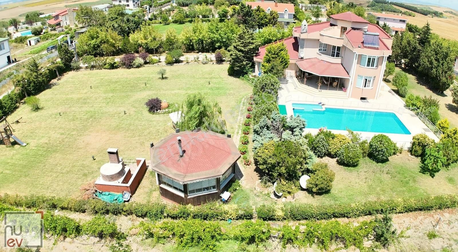 Müstakil Geniş Bahçe Ve Özel Havuzlu Kiralık -nuev - Görsel 17