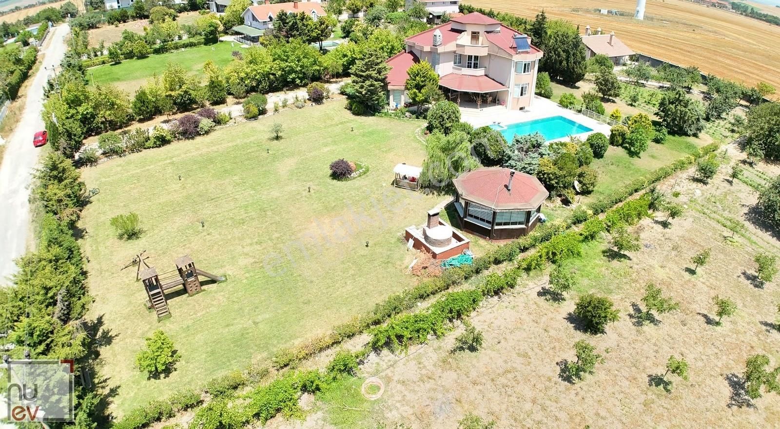 Müstakil Geniş Bahçe Ve Özel Havuzlu Kiralık -nuev - Görsel 11
