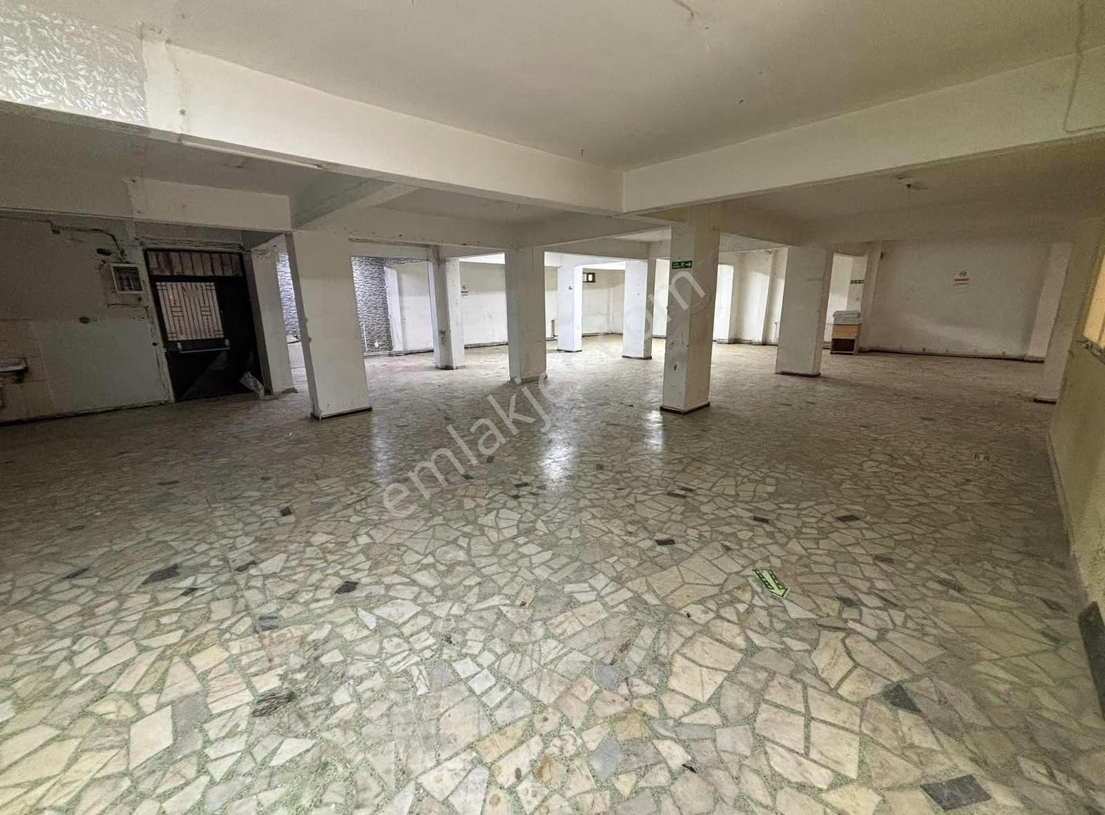 Zafer Mahallesi Her İşe Uygun 300 M2 Yarı Zemin Dükkan - Görsel 12